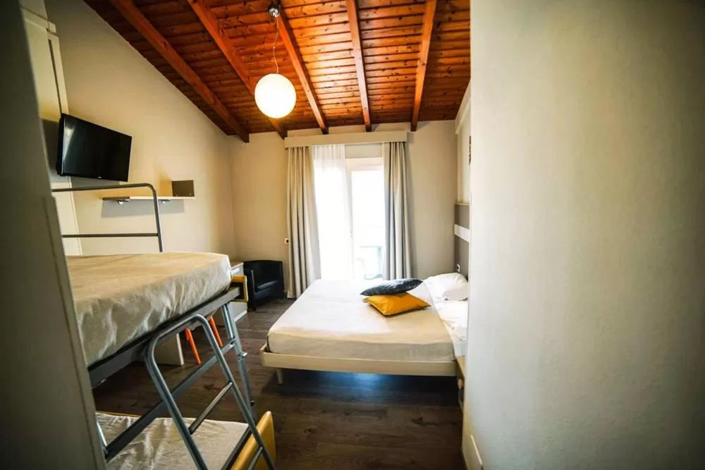 Property building, Bed in Stampa 1968 Hotel e Ristorante