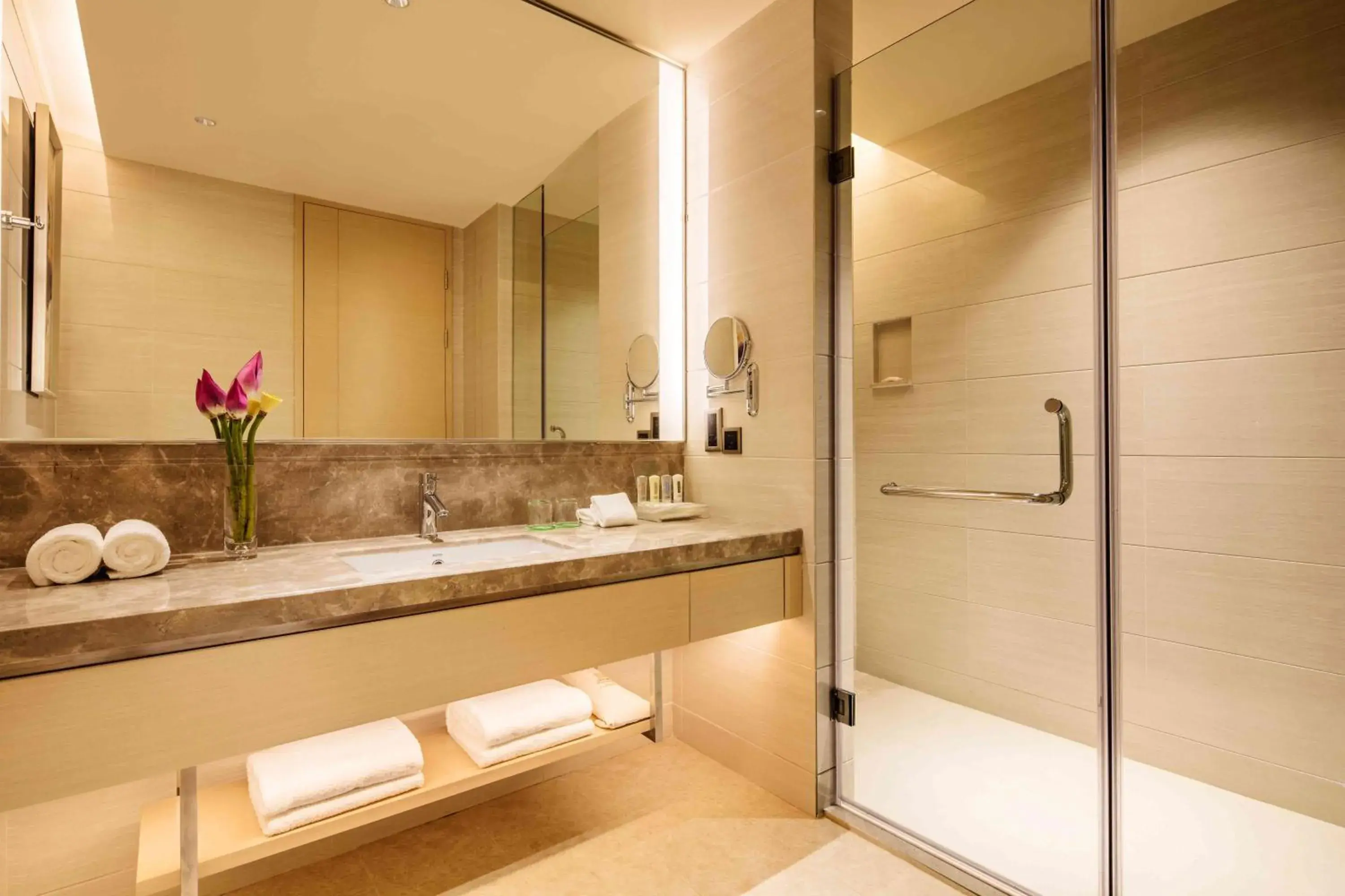 Standard Room in Holiday Inn Chongqing University Town by IHG Standard Room in Holiday Inn Chongqing University Town by IHG