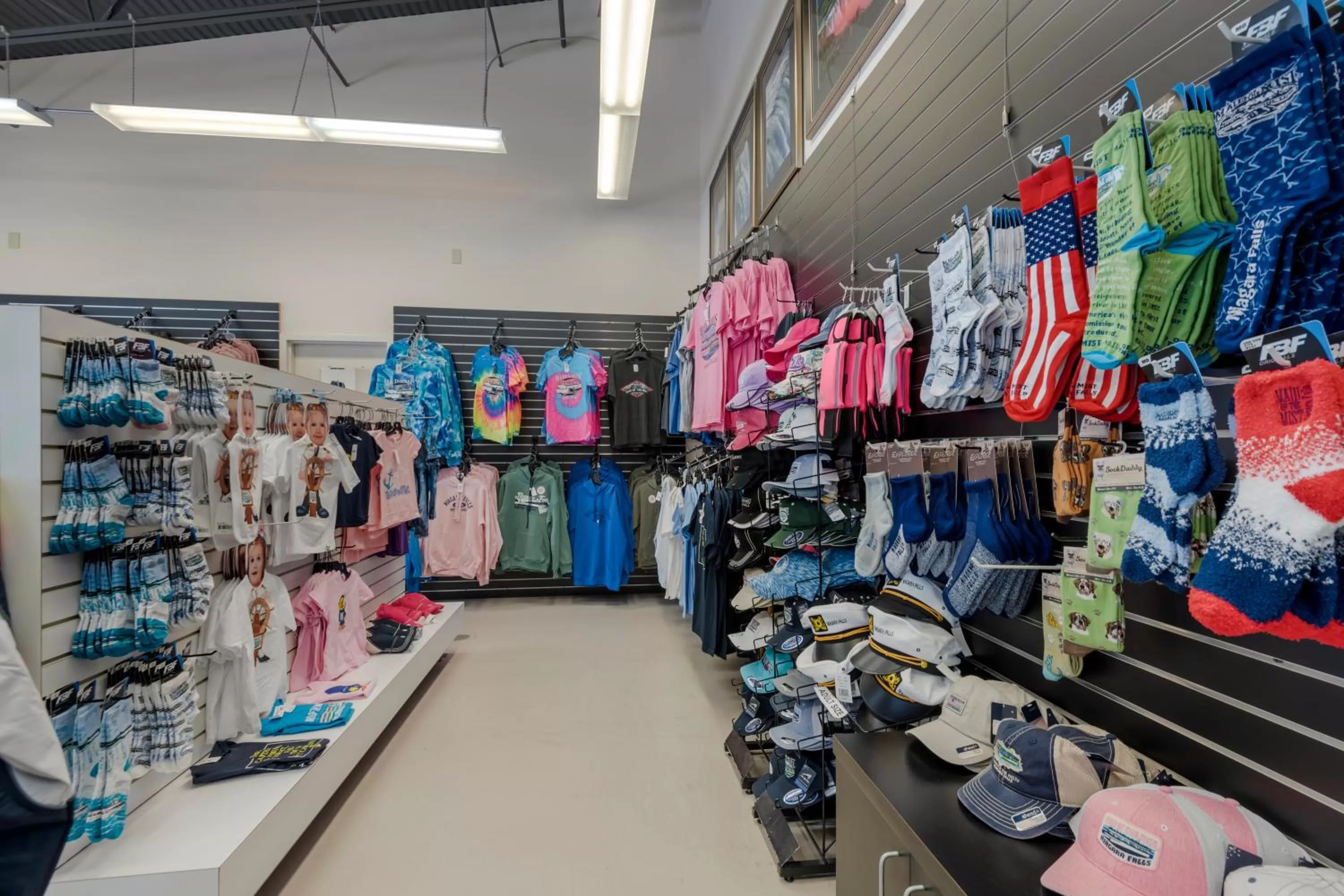 On-site shops in Comfort Inn The Pointe