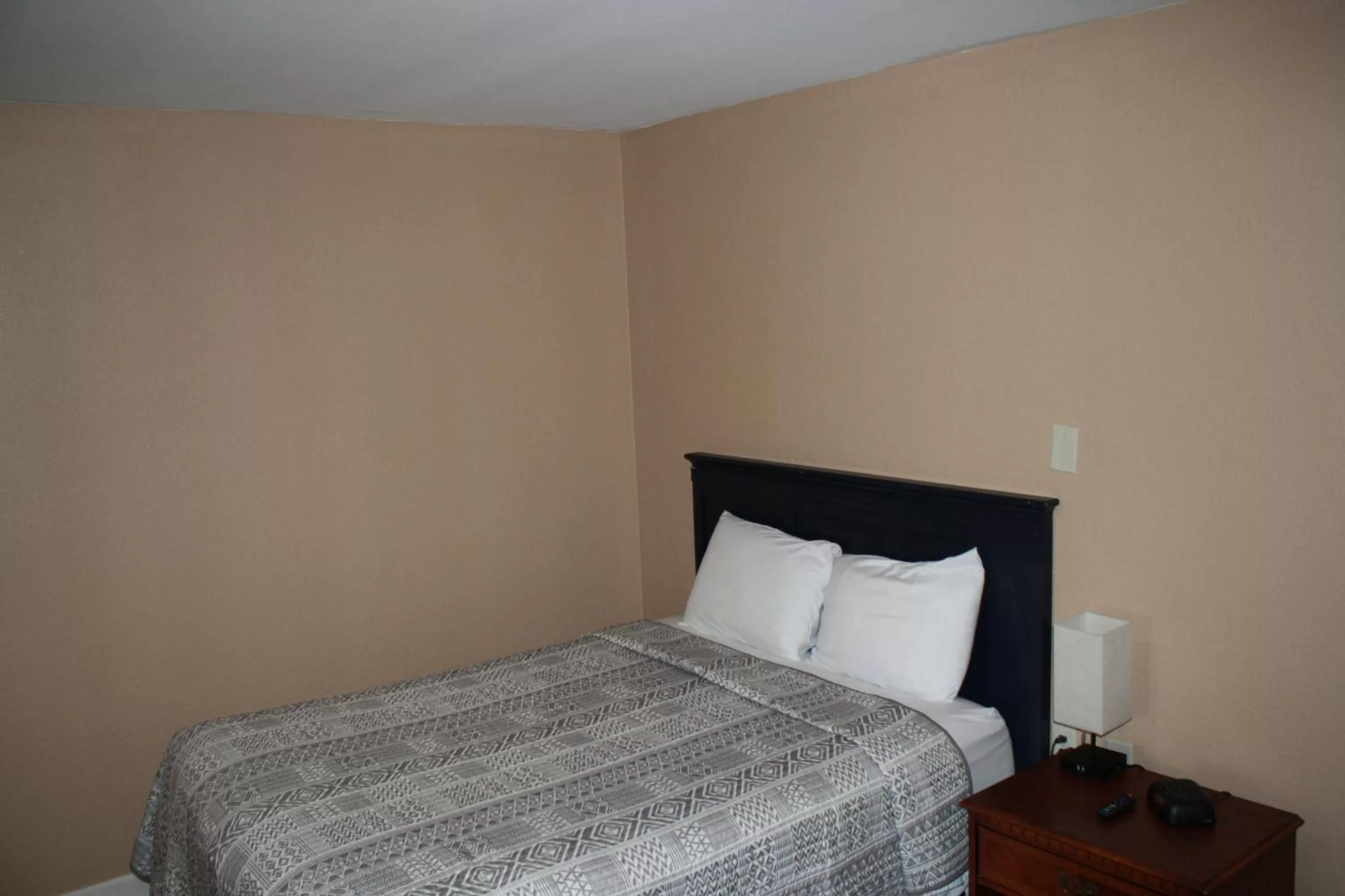 Bed in Rockbridge Inn