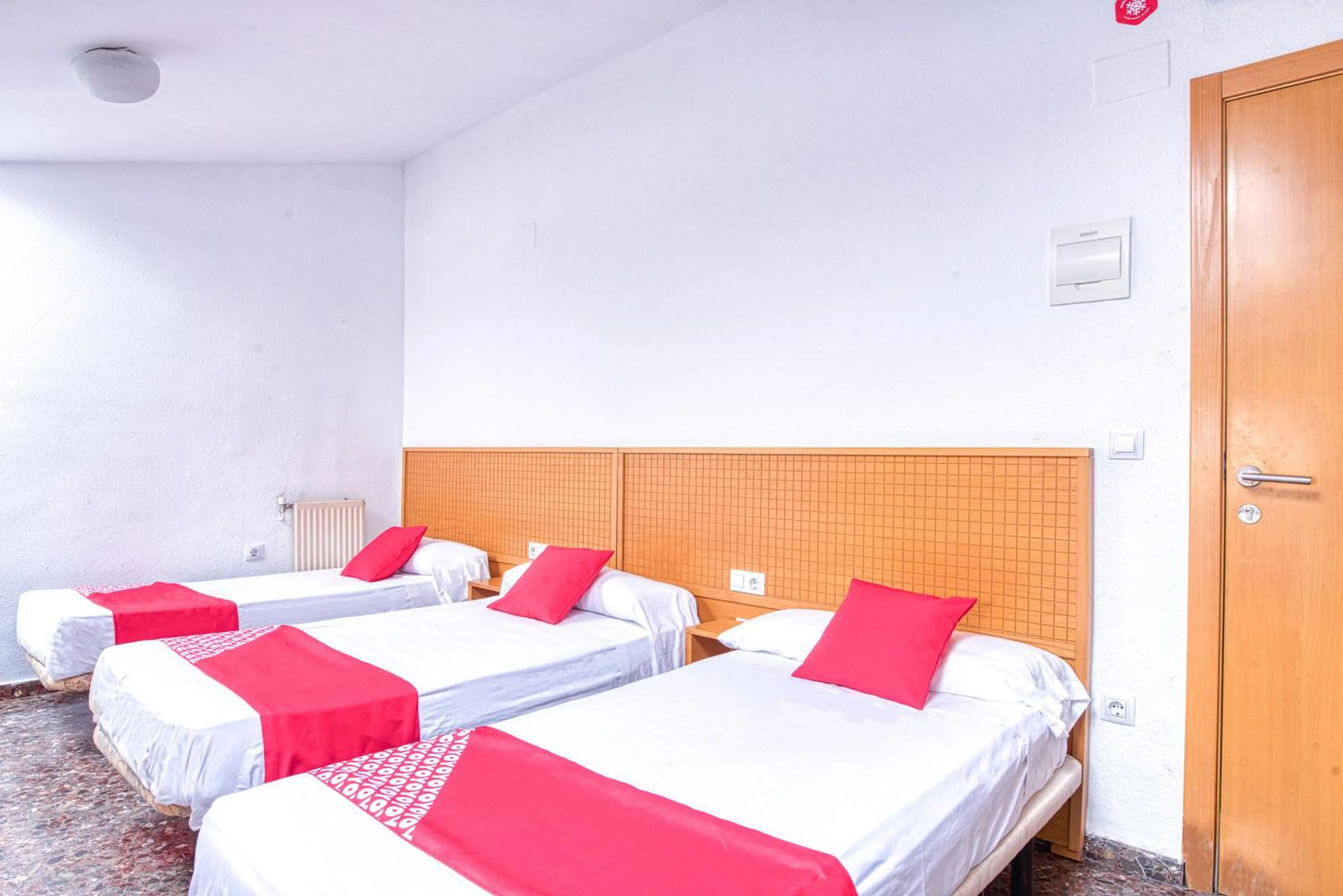 Bedroom, Bed in Hostal Nova Picanya