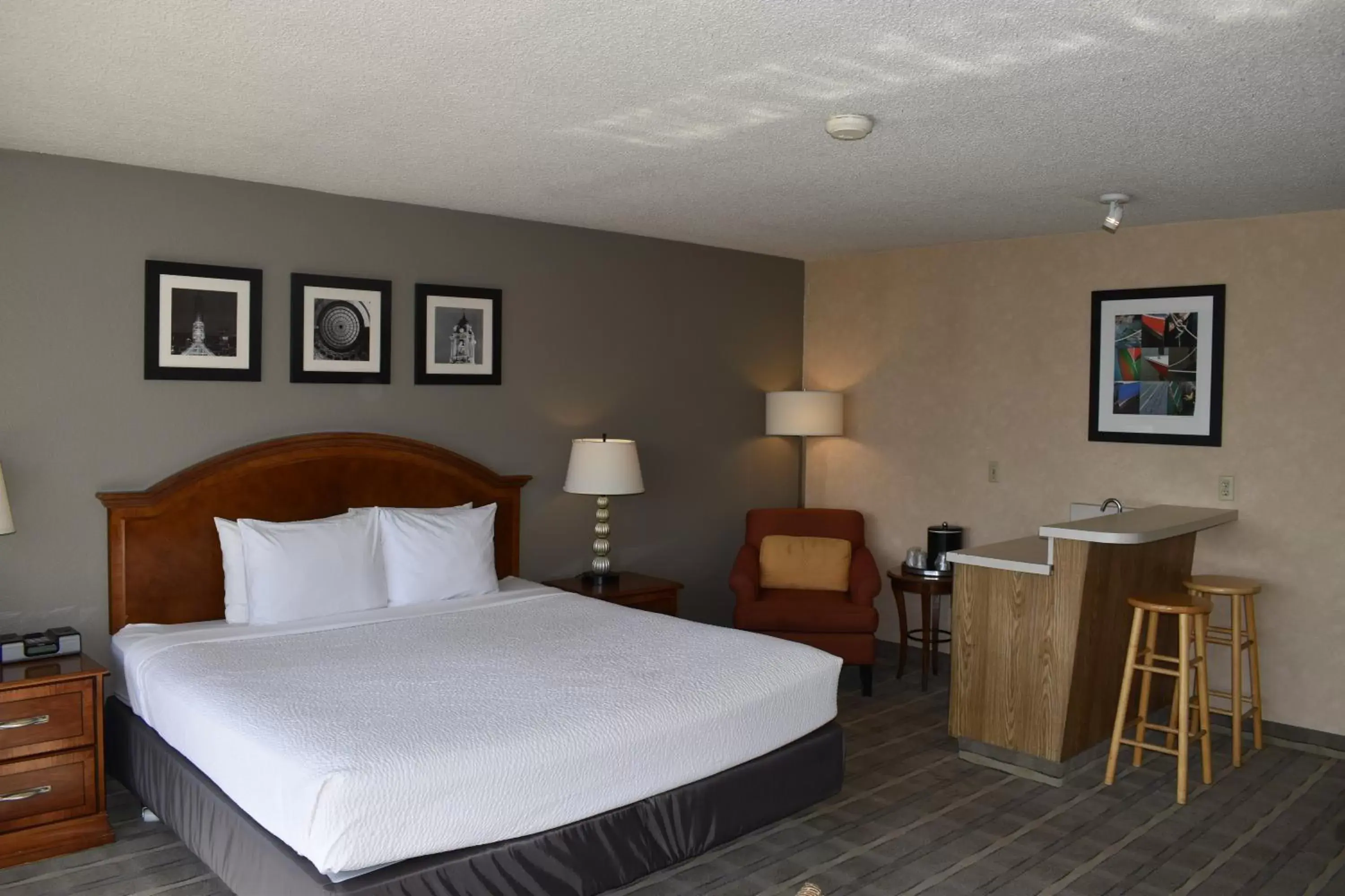 King Room in Inn at the Convention Center King Room in Inn at the Convention Center