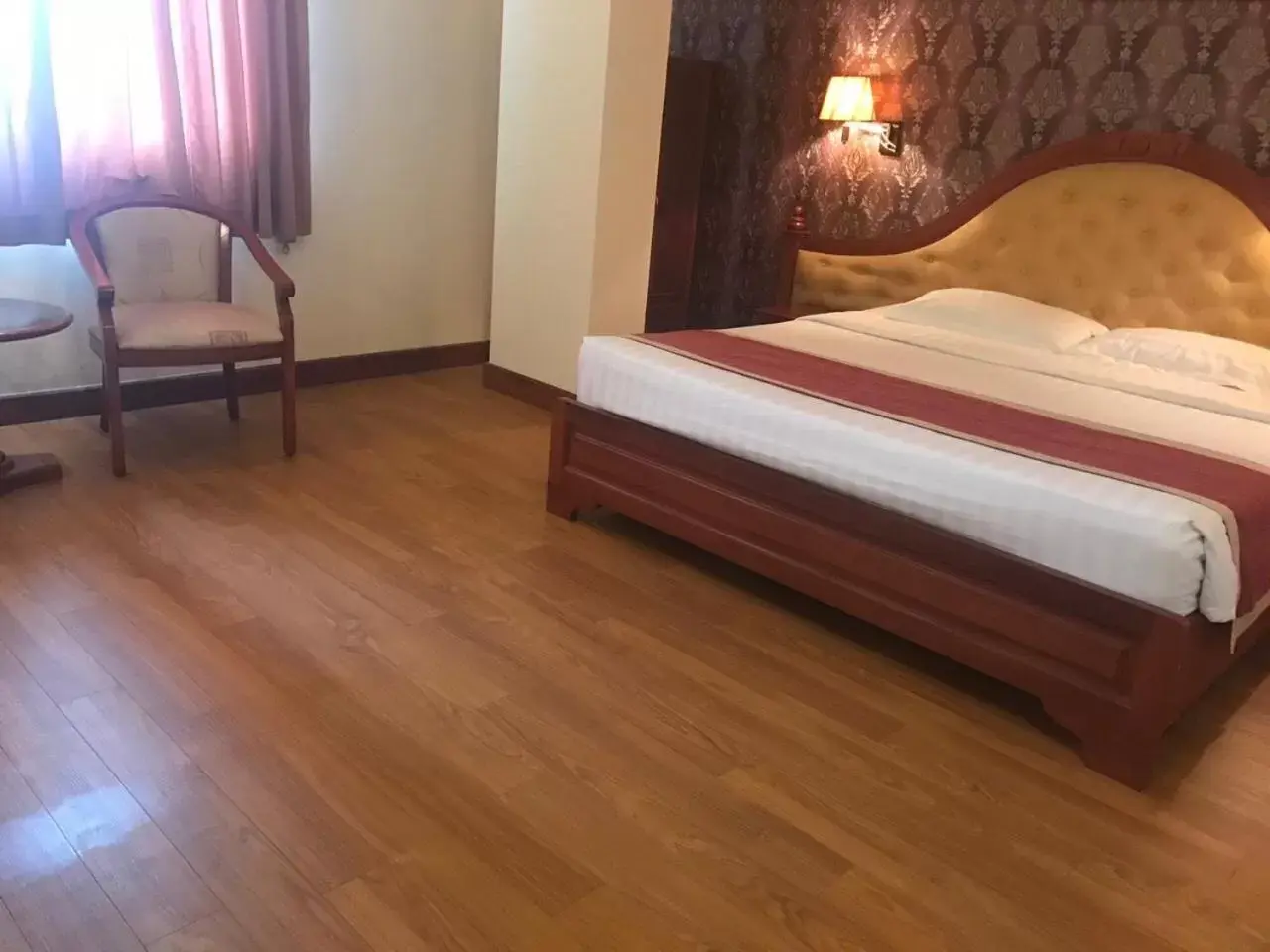 Luxury Double Room in Hoang Yen Hotel Luxury Double Room in Hoang Yen Hotel