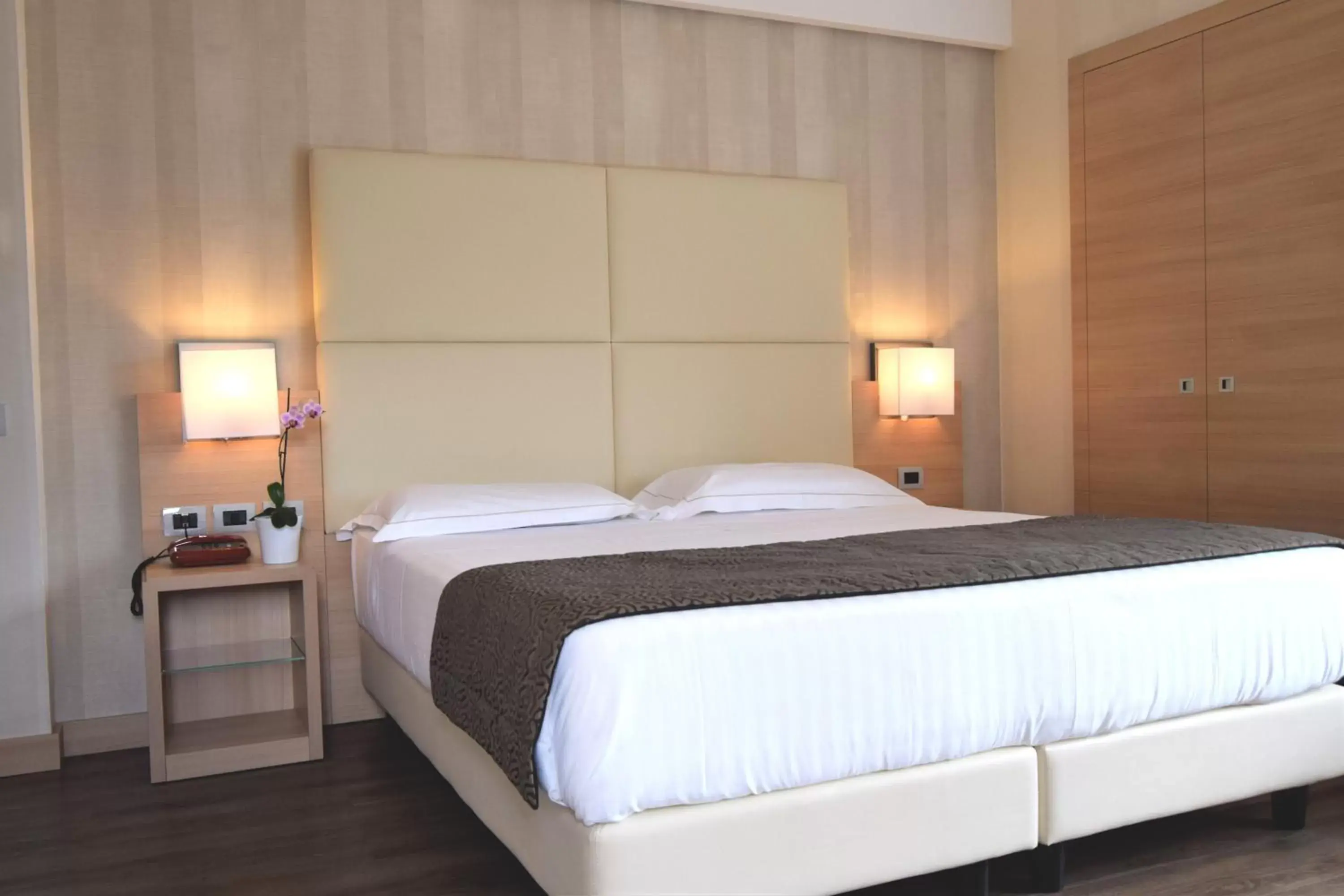 Superior Double or Twin Room in Hotel Continental Superior Double or Twin Room in Hotel Continental