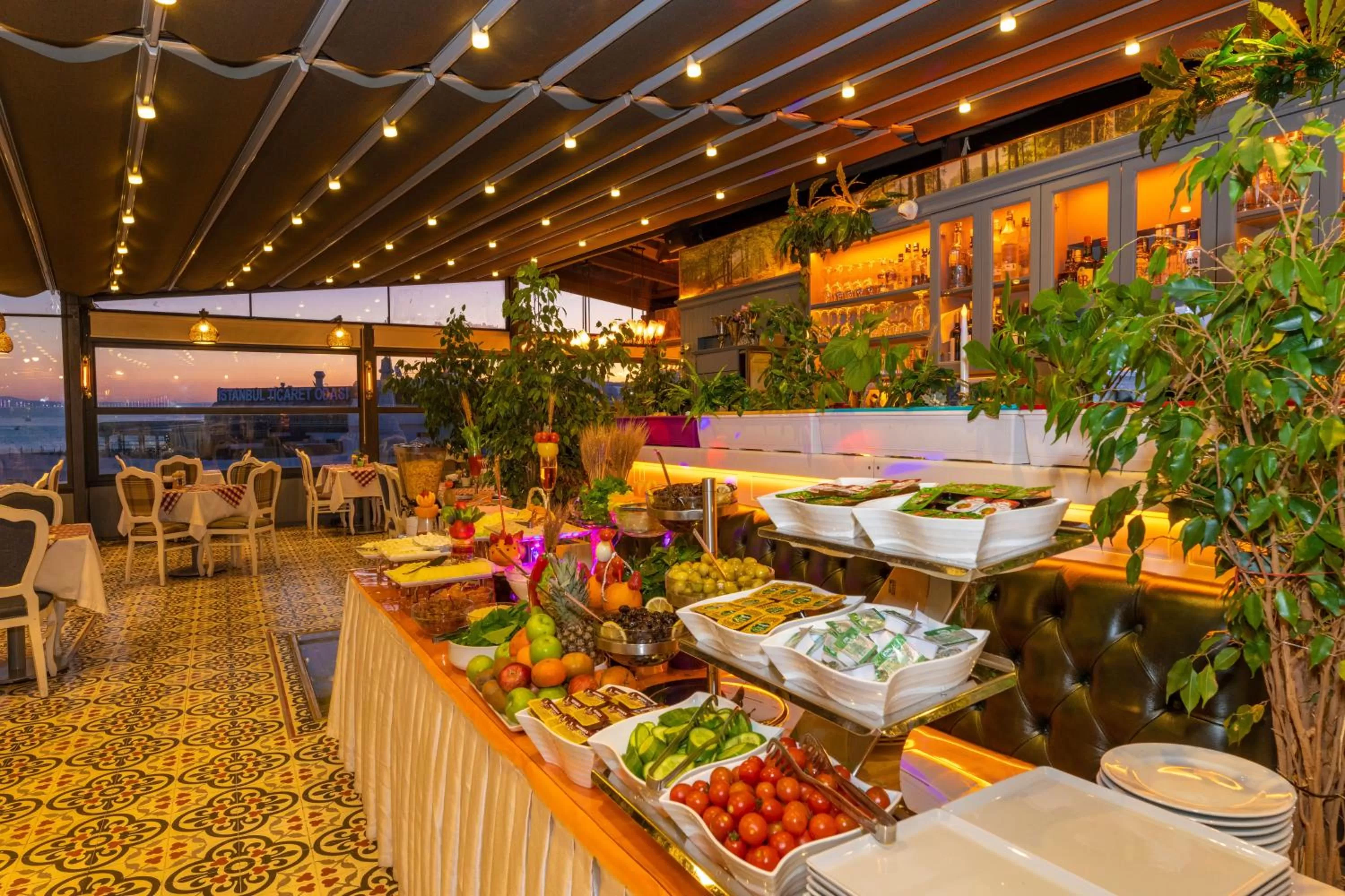 Restaurant/places to eat in Alpek Hotel