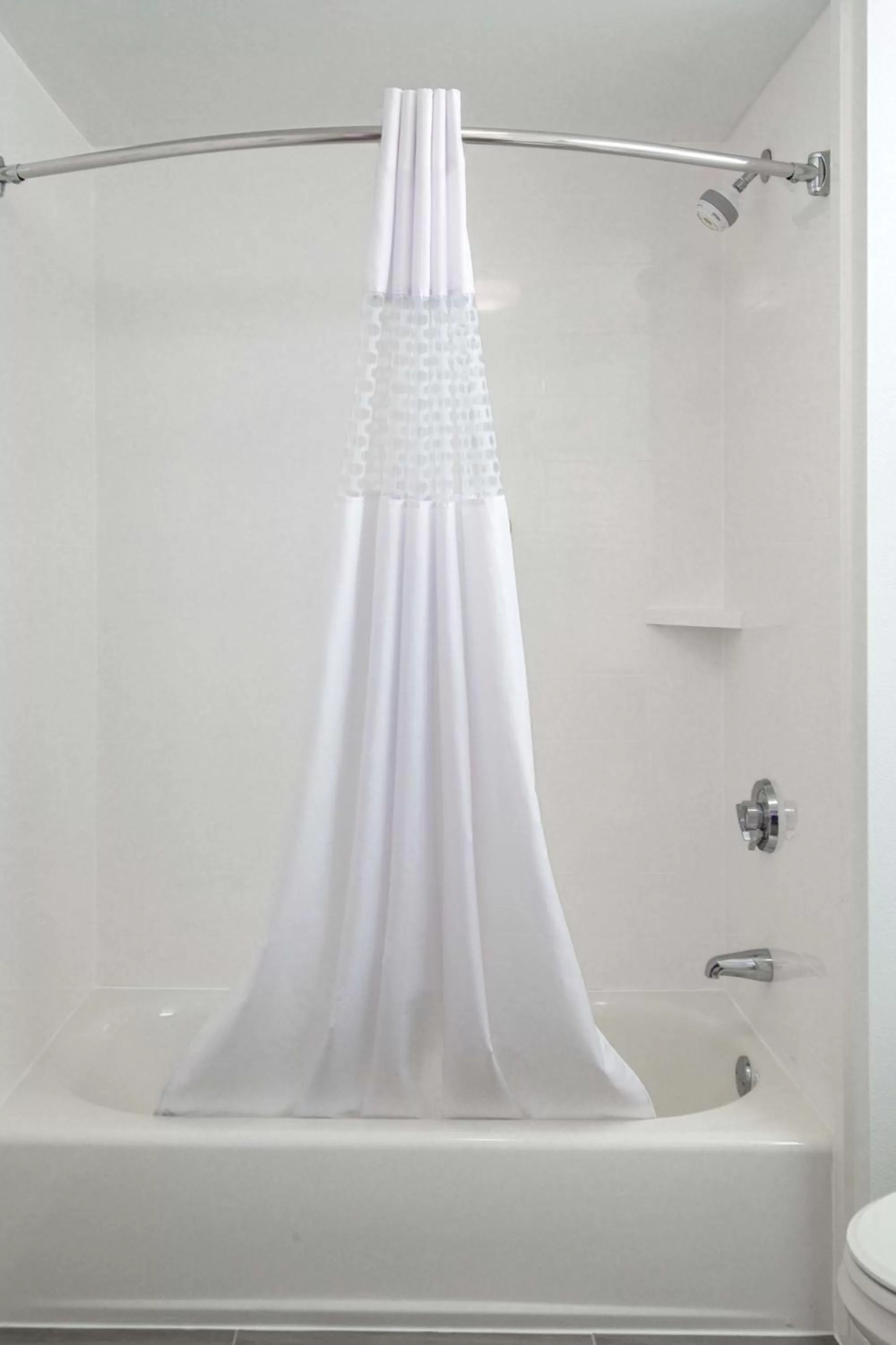 Bathroom in Hampton Inn Freeport/Brunswick