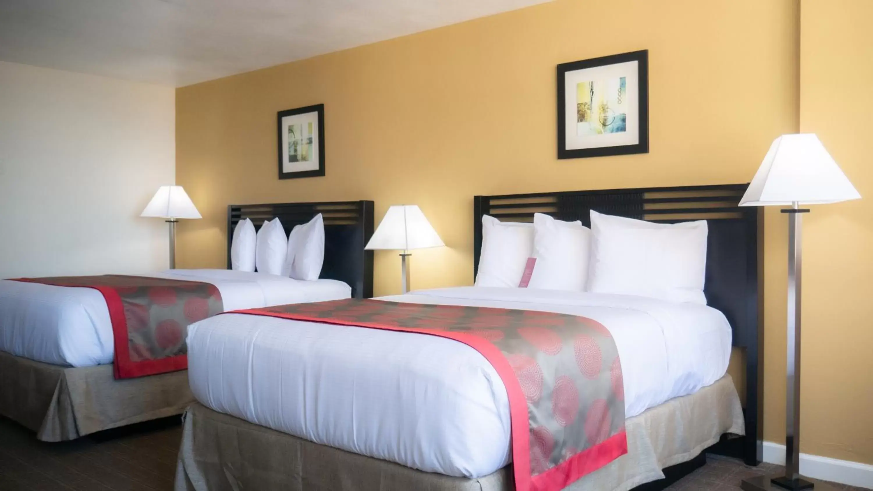 2 Queen Beds, Partial Ocean View, Balcony, Non-Smoking in Ramada Plaza by Wyndham Marco Polo Beach Resort 2 Queen Beds, Partial Ocean View, Balcony, Non-Smoking in Ramada Plaza by Wyndham Marco Polo Beach Resort