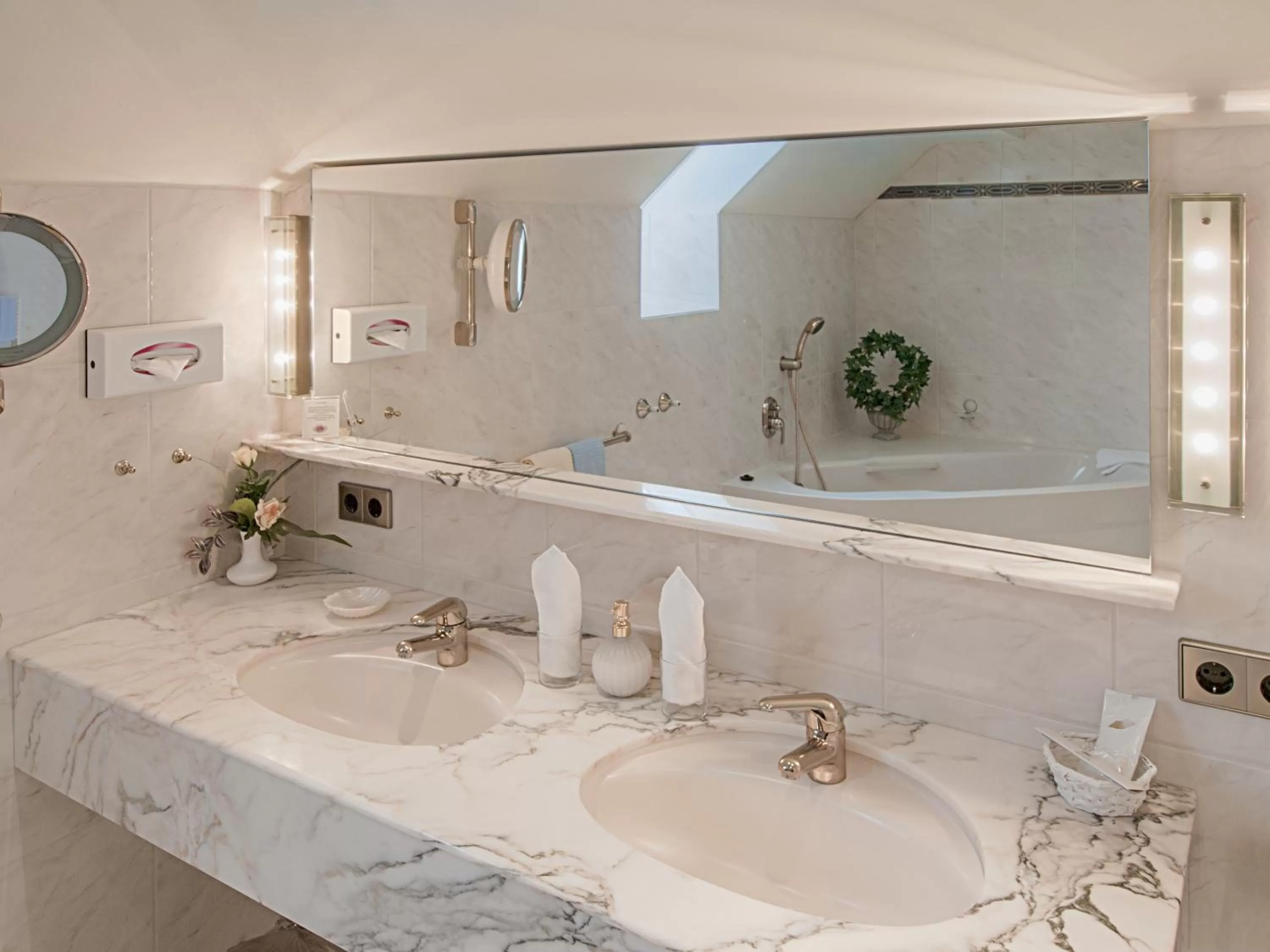 Bathroom in Kaisers Tanne - Premium Alles Inklusive Hotel