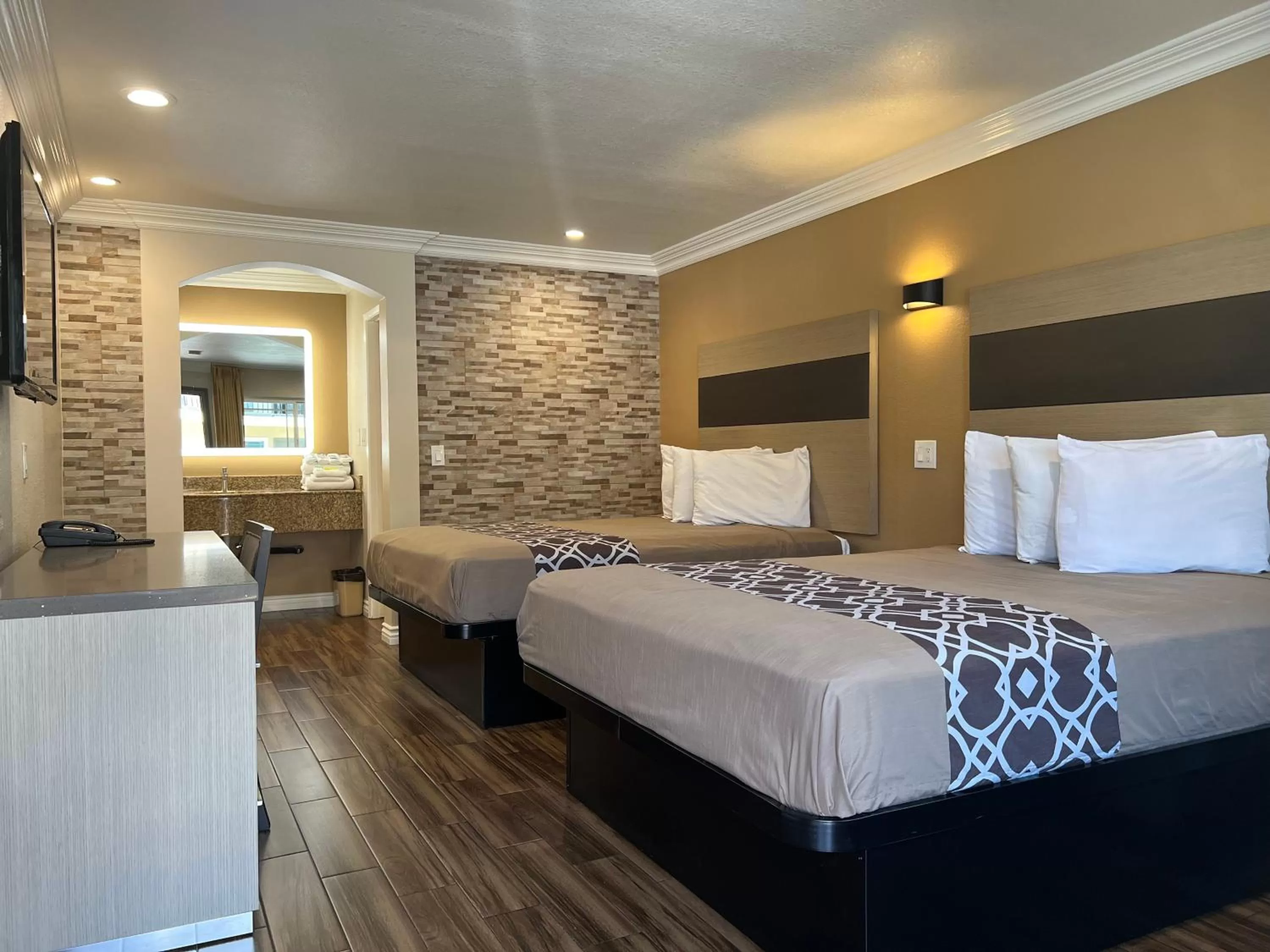 Bedroom, Bed in Walnut Inn & Suites West Covina