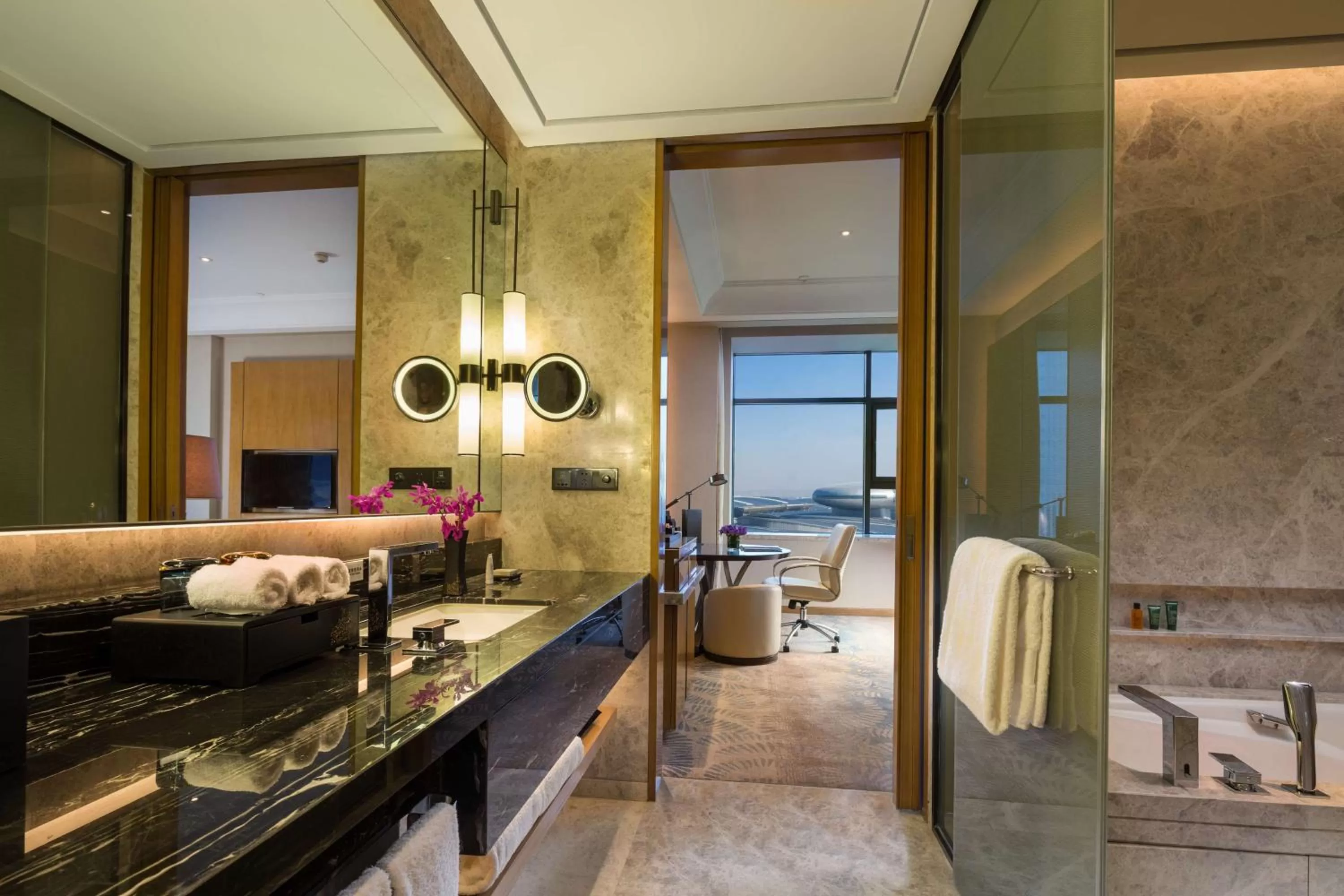 Toilet in Hilton Urumqi