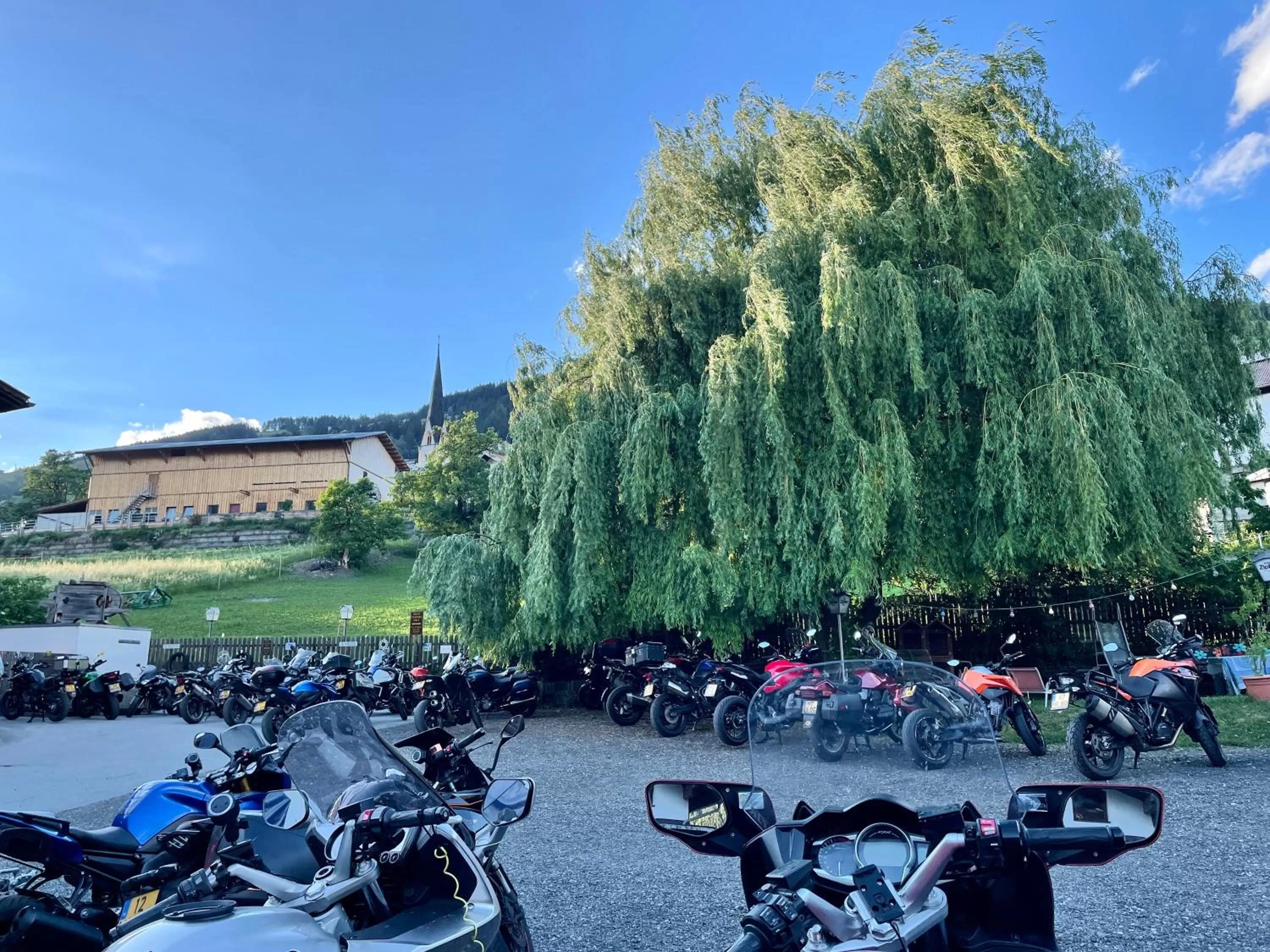 Hotel Marienhof- Erstes Motorradhotel in Fliess!