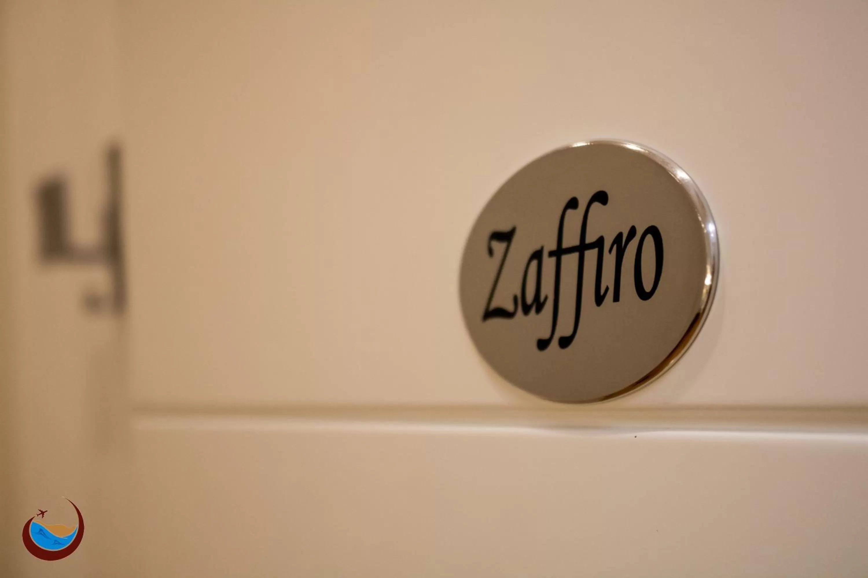 Text overlay in Beauty House Via Veneto