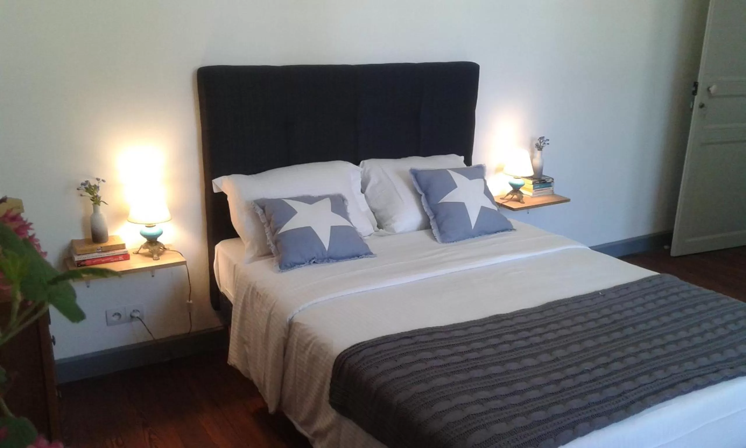 Bedroom, Bed in La Sauldre