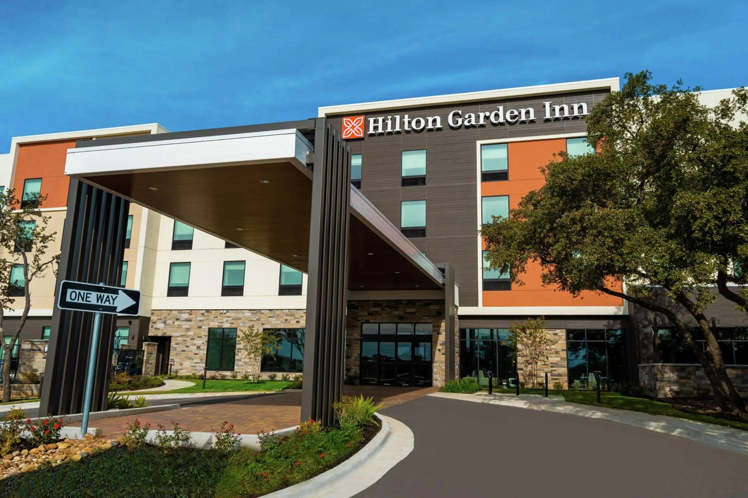 Property building in Hilton Garden Inn Cedar Park Austin