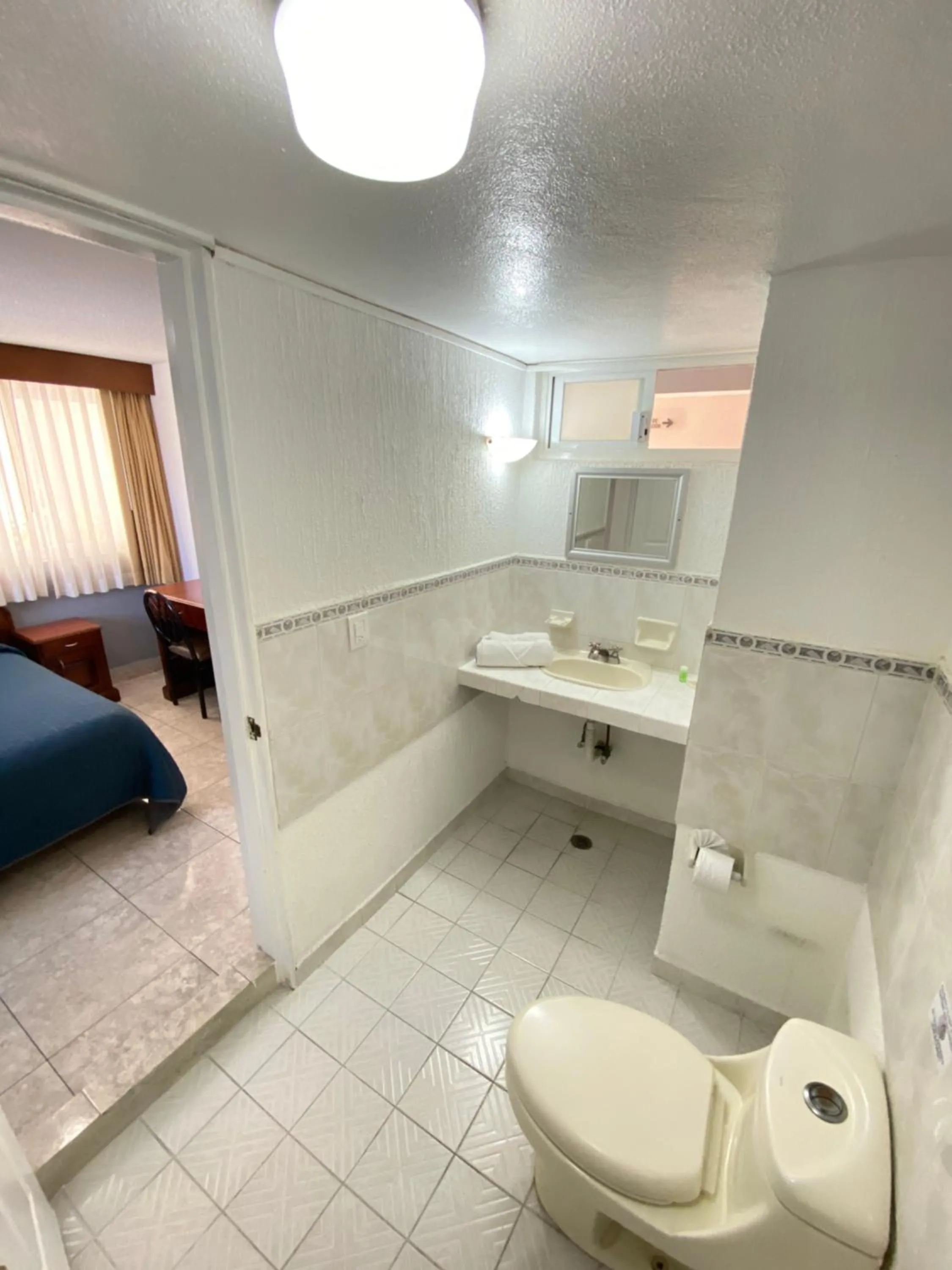 Bathroom, Bed in Hotel Qualitel Plus
