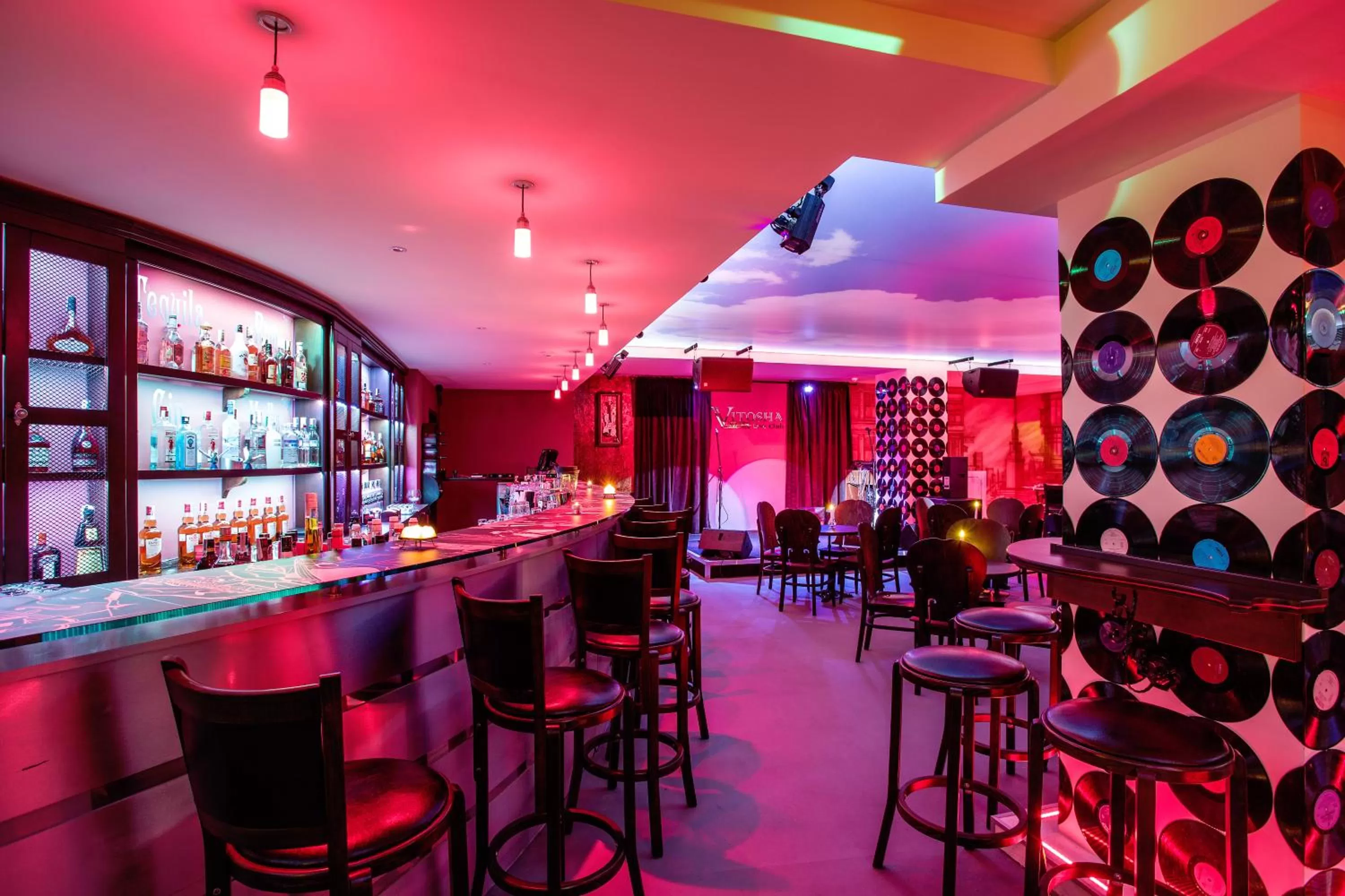 Nightclub / DJ in Vitosha Park Hotel - Free Indoor Pool & Parking