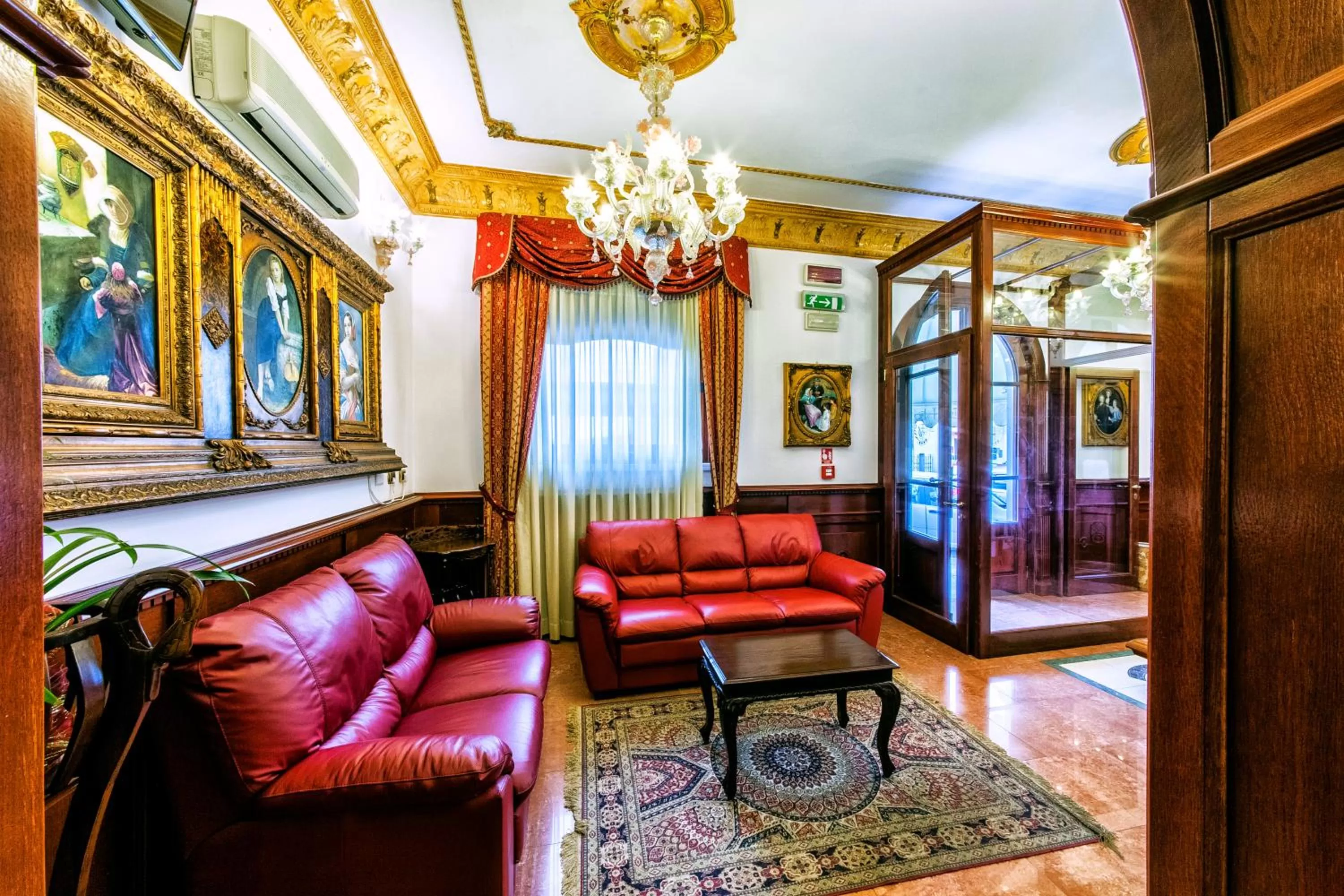 Living room in Euro Hotel Iglesias