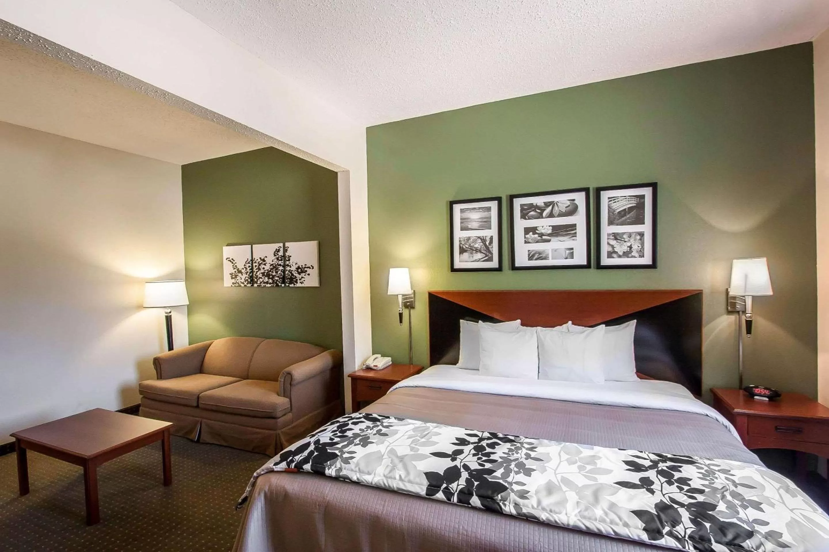 Photo of the whole room, Bed in Sleep Inn & Suites Airport Pearl