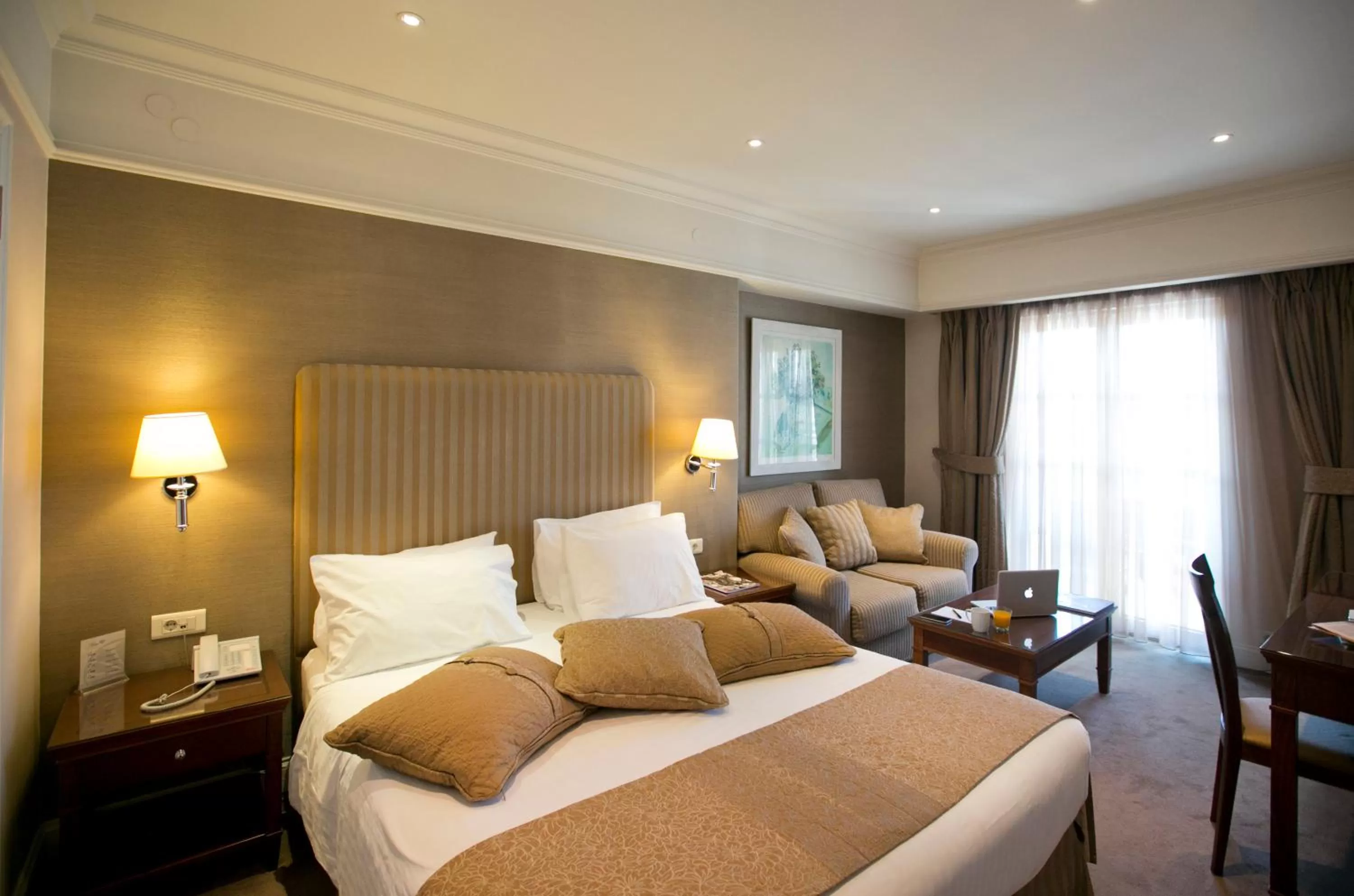 Bedroom, Bed in Hera Hotel