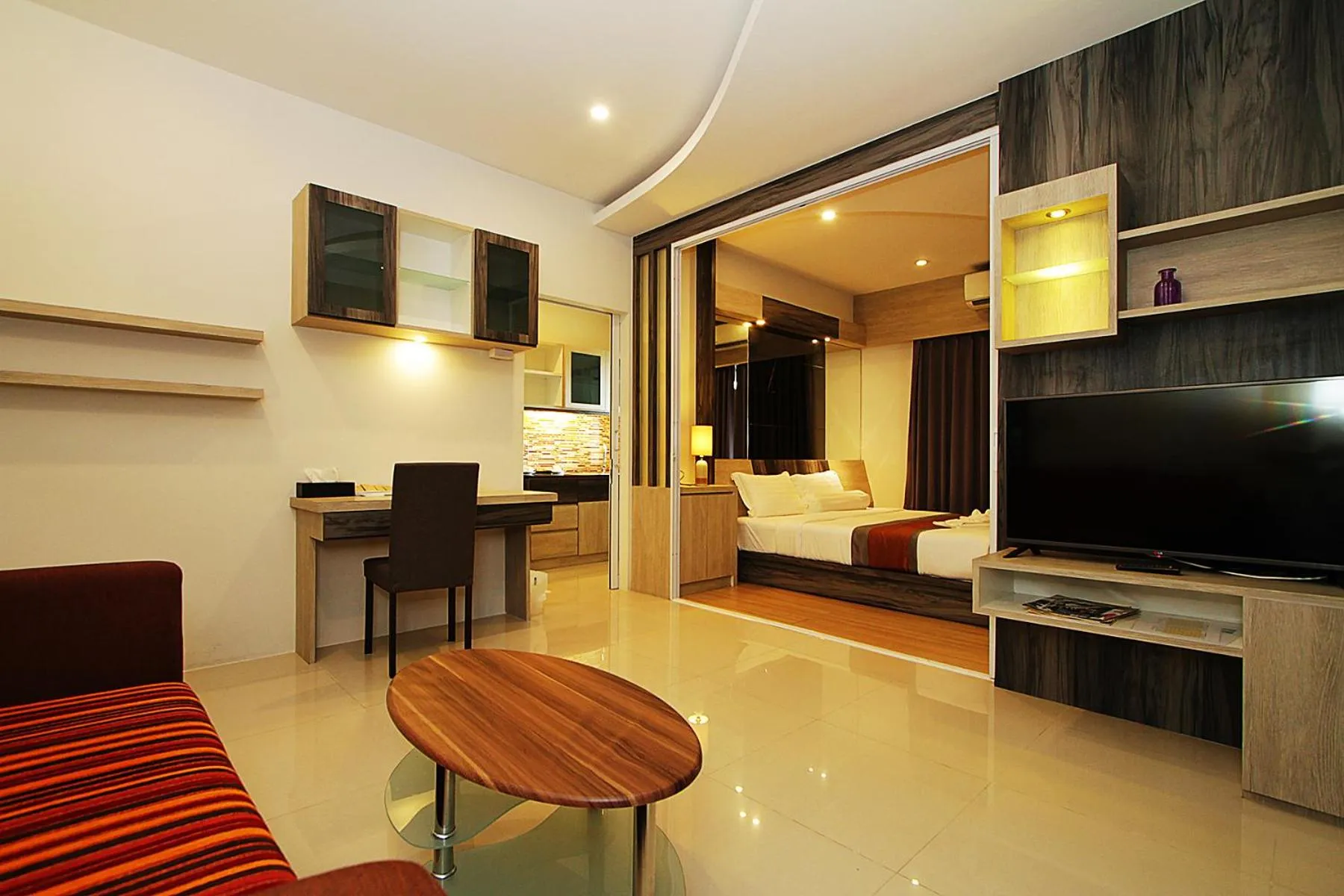 The Contrast i Hotel