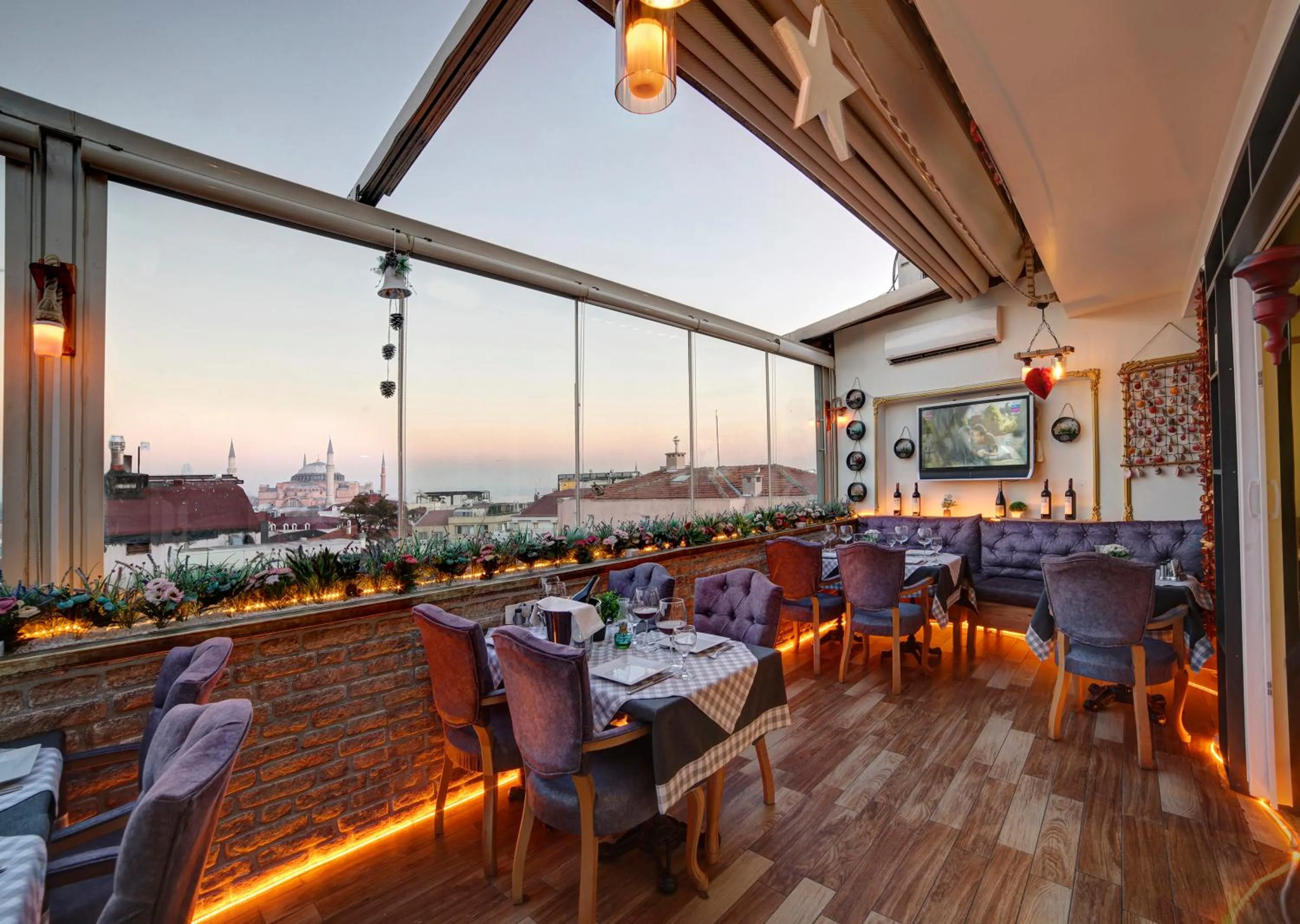 Restaurant/Places to Eat in Great Fortune Hotel & Spa