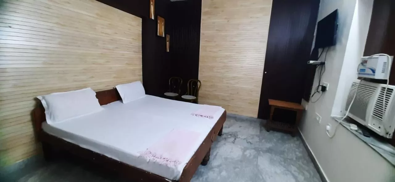 Bed in Gokul guest house