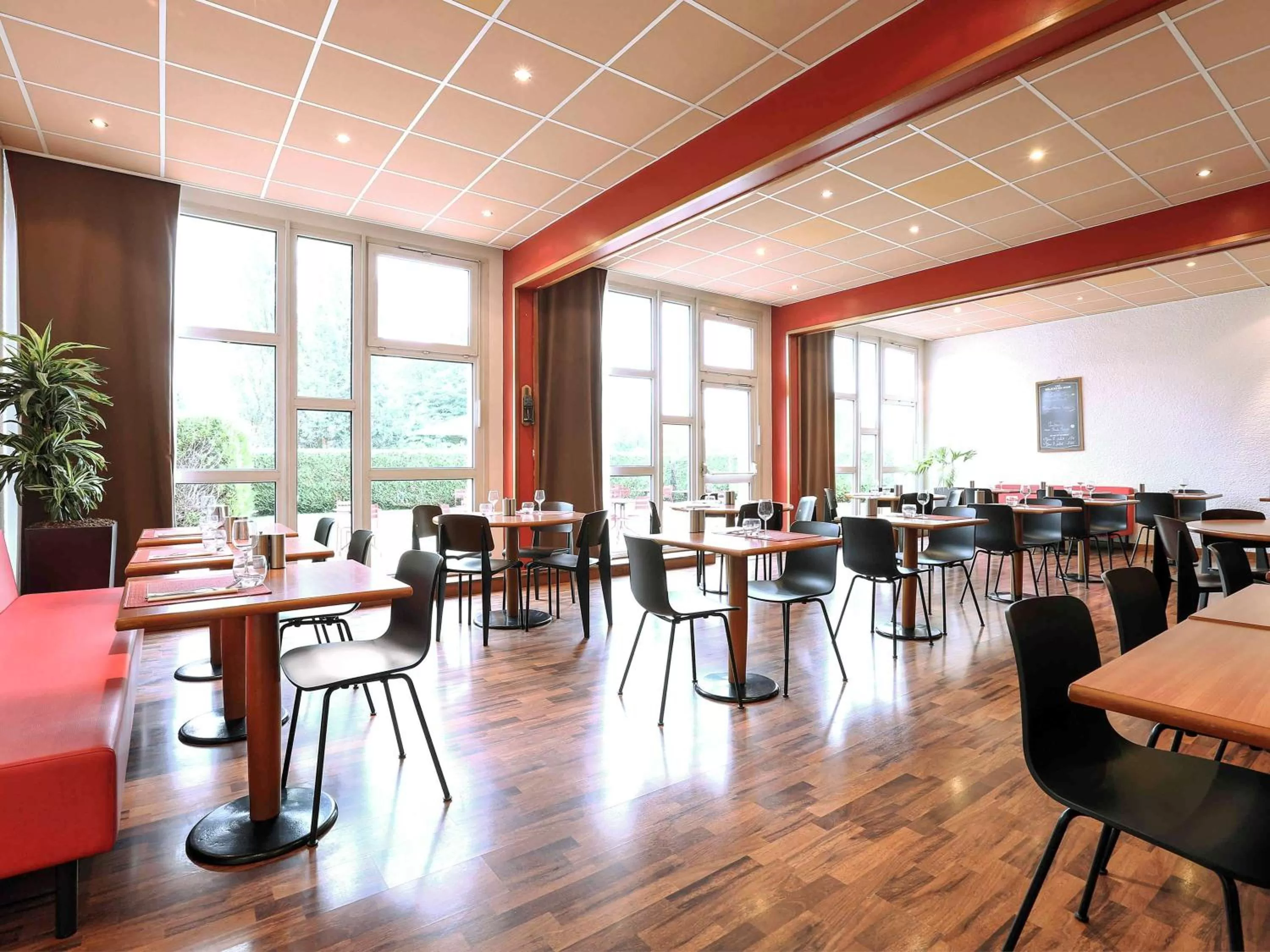 Restaurant/places to eat in ibis Charleville Mézières