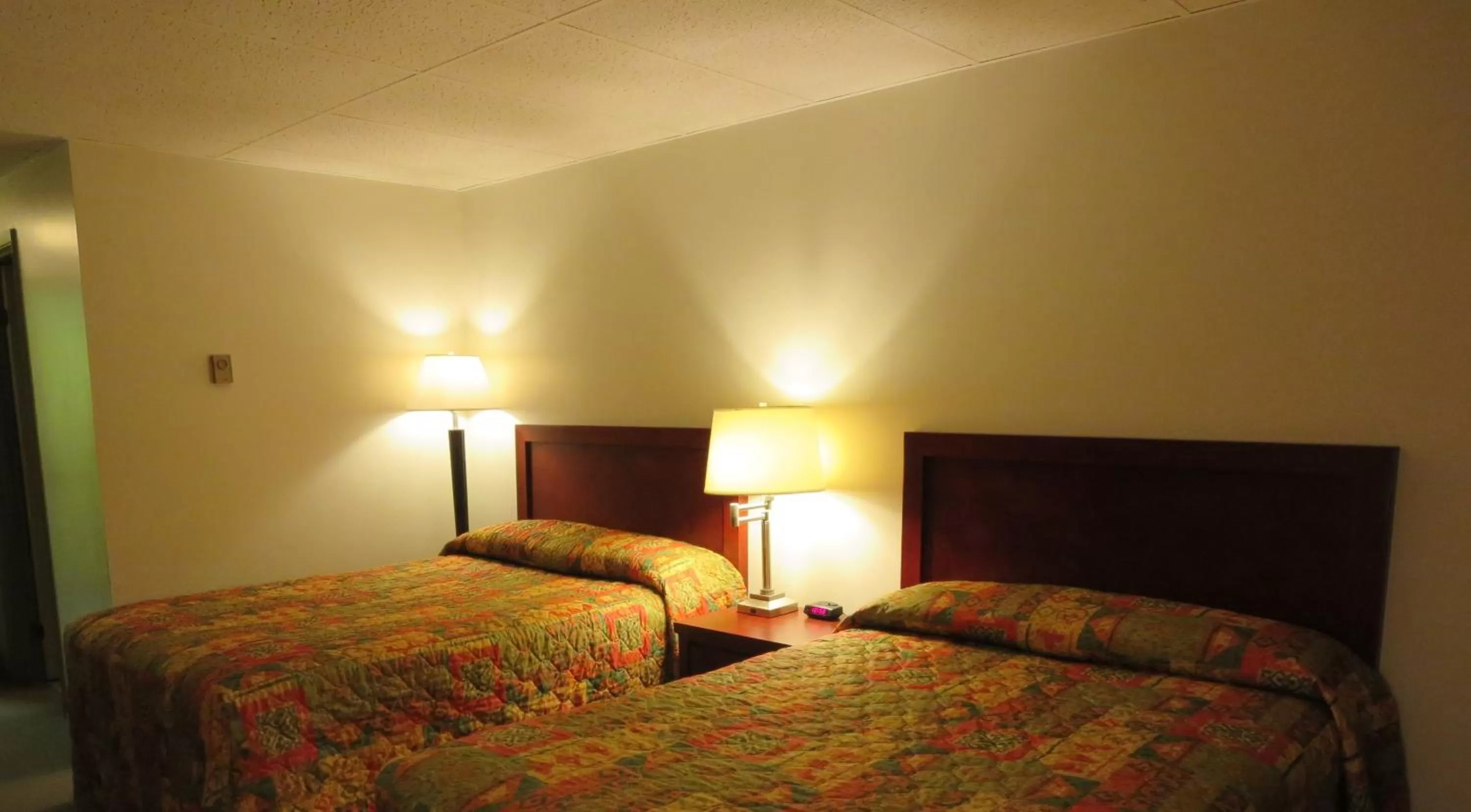 Bedroom in Town and Mountain Hotel