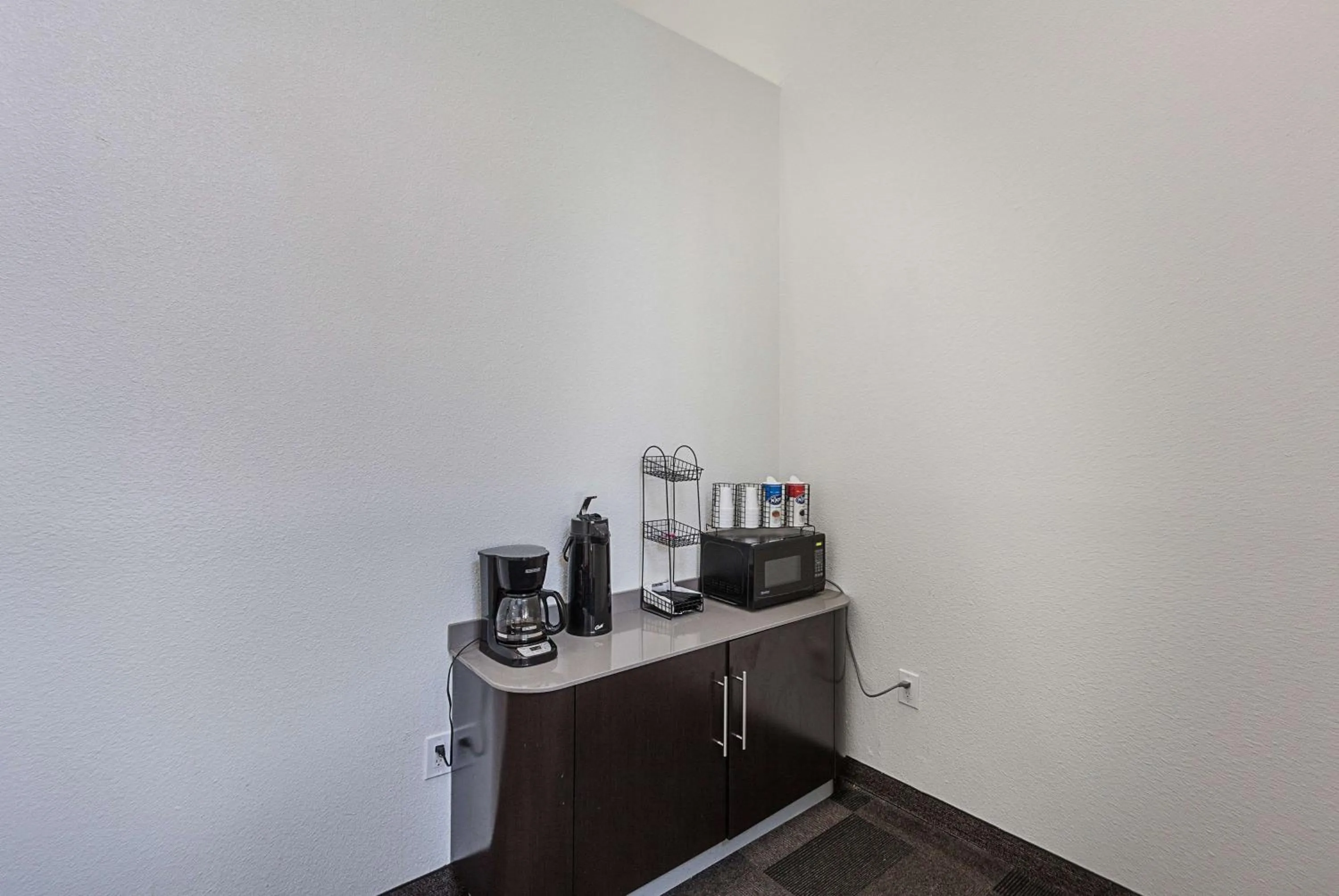 Lobby or reception in Motel 6-Bedford, TX - Fort Worth