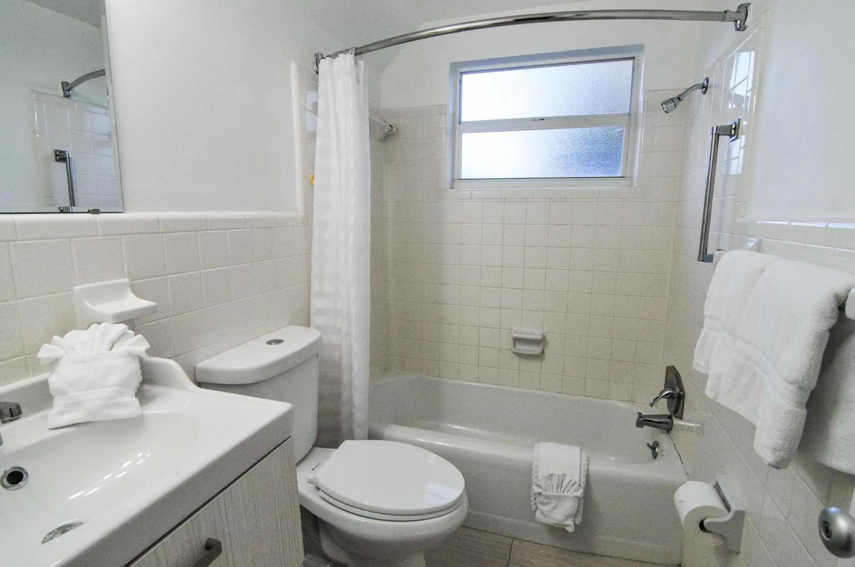 Bathroom in Regency Inn & Suites Sarasota