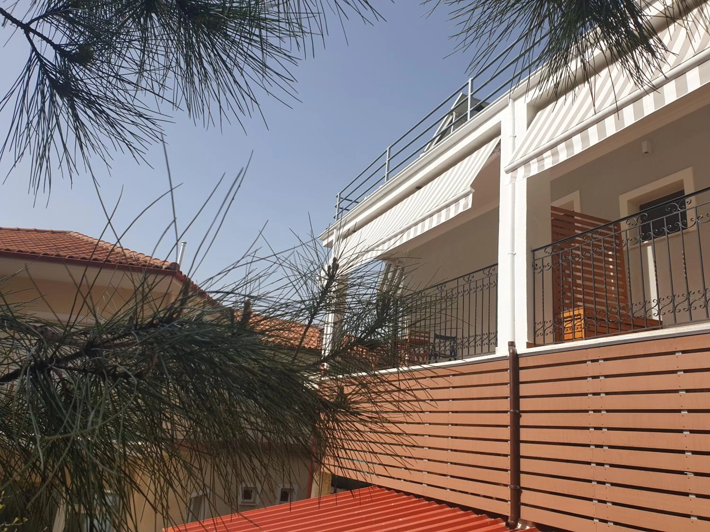 Property building in Mondeus Inn Luxury