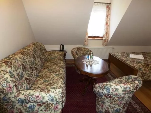 Seating Area in Gościniec Dworski w Ropie