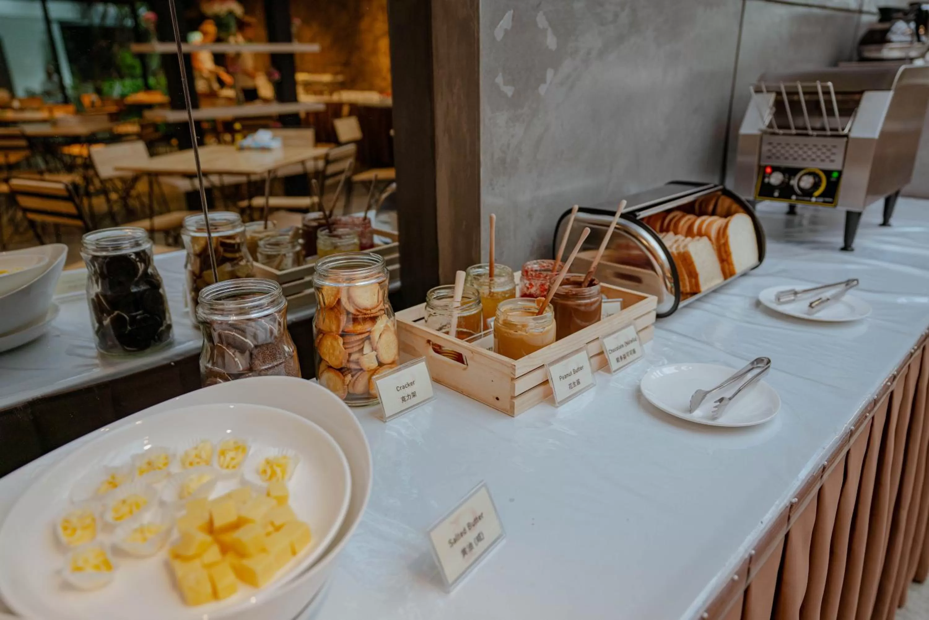 Breakfast in Peace Land Khaosan