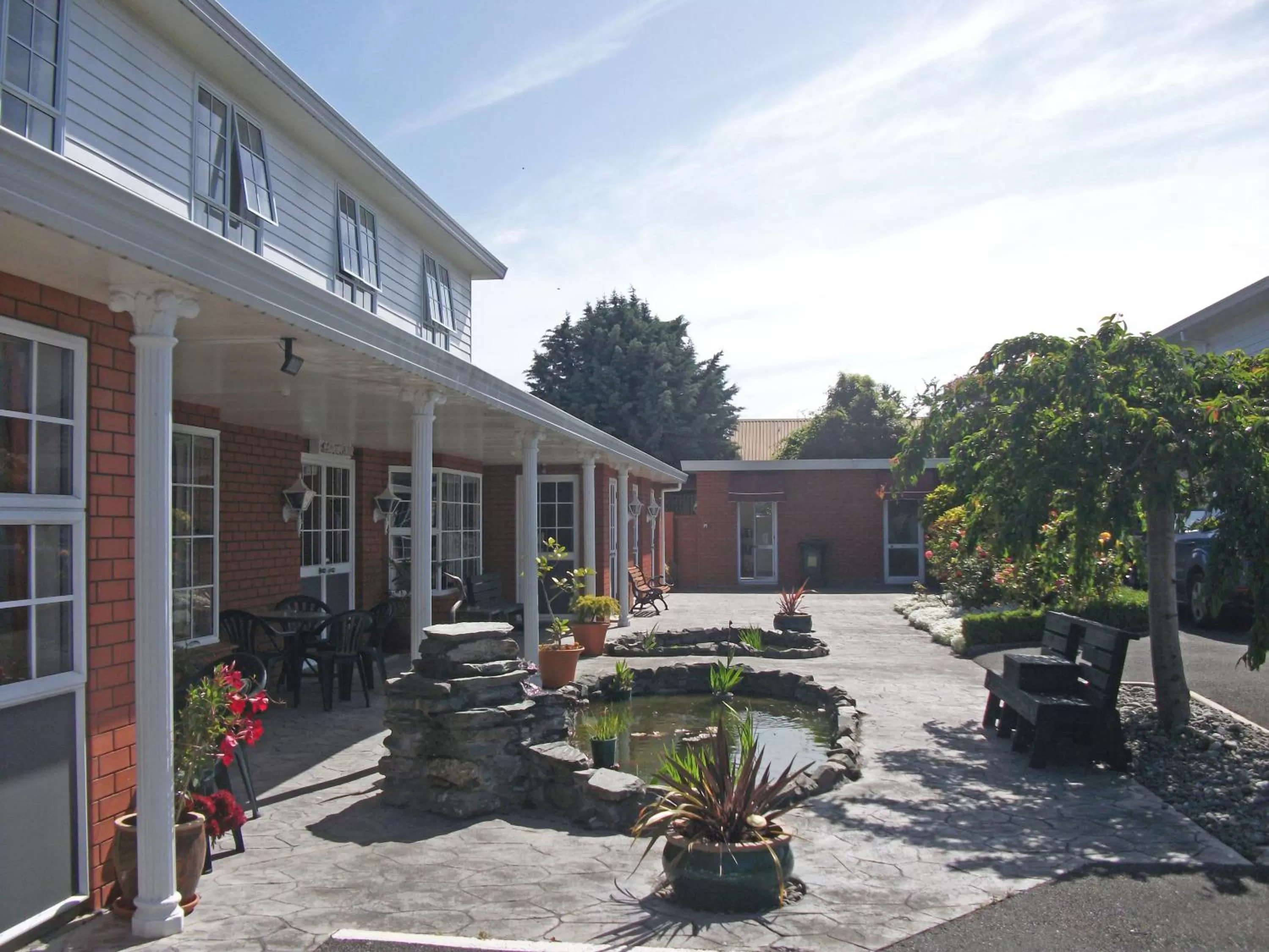 Facade/entrance in Admirals Motor Lodge