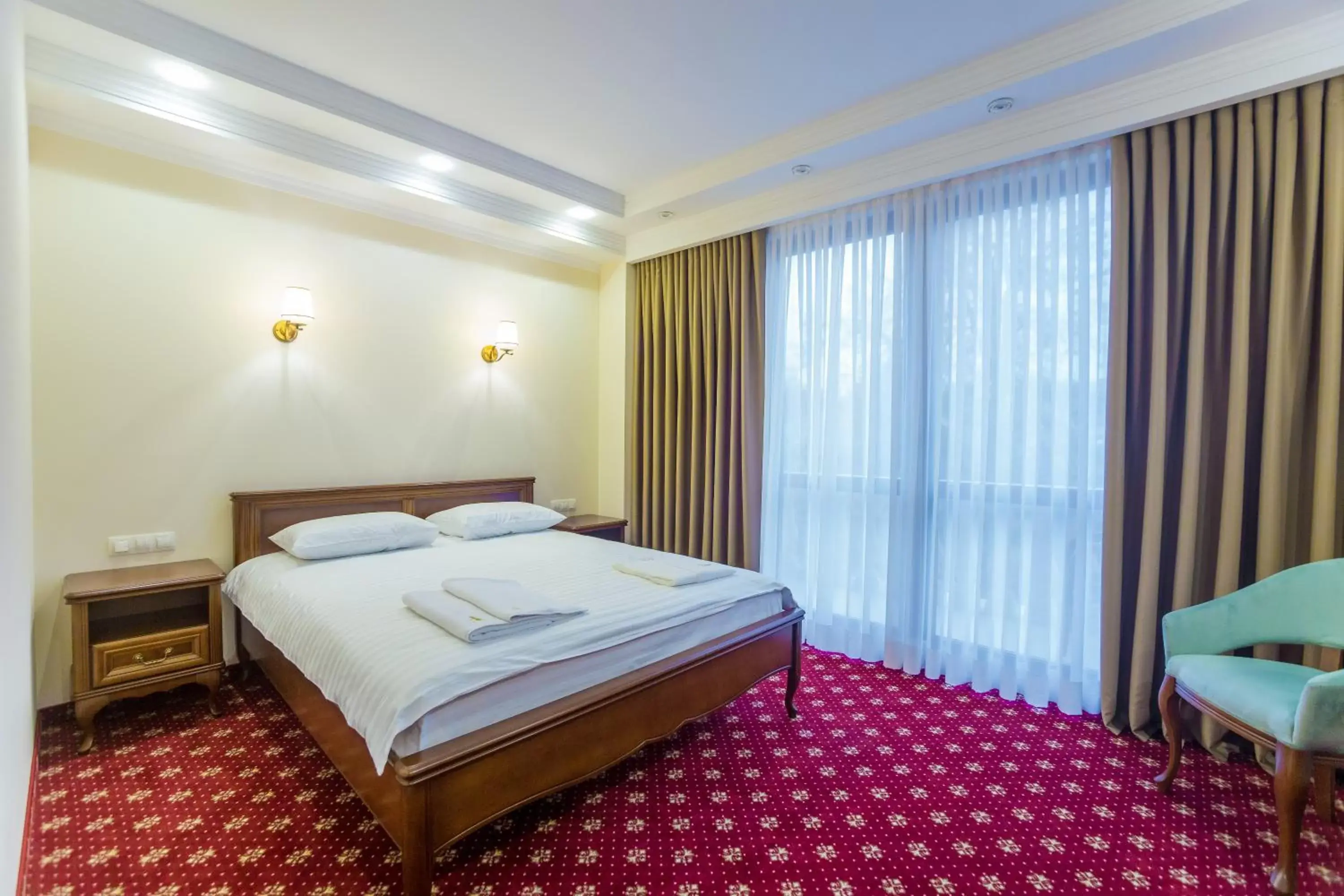 Deluxe Double Room - single occupancy in Ambassador Hotel Deluxe Double Room - single occupancy in Ambassador Hotel