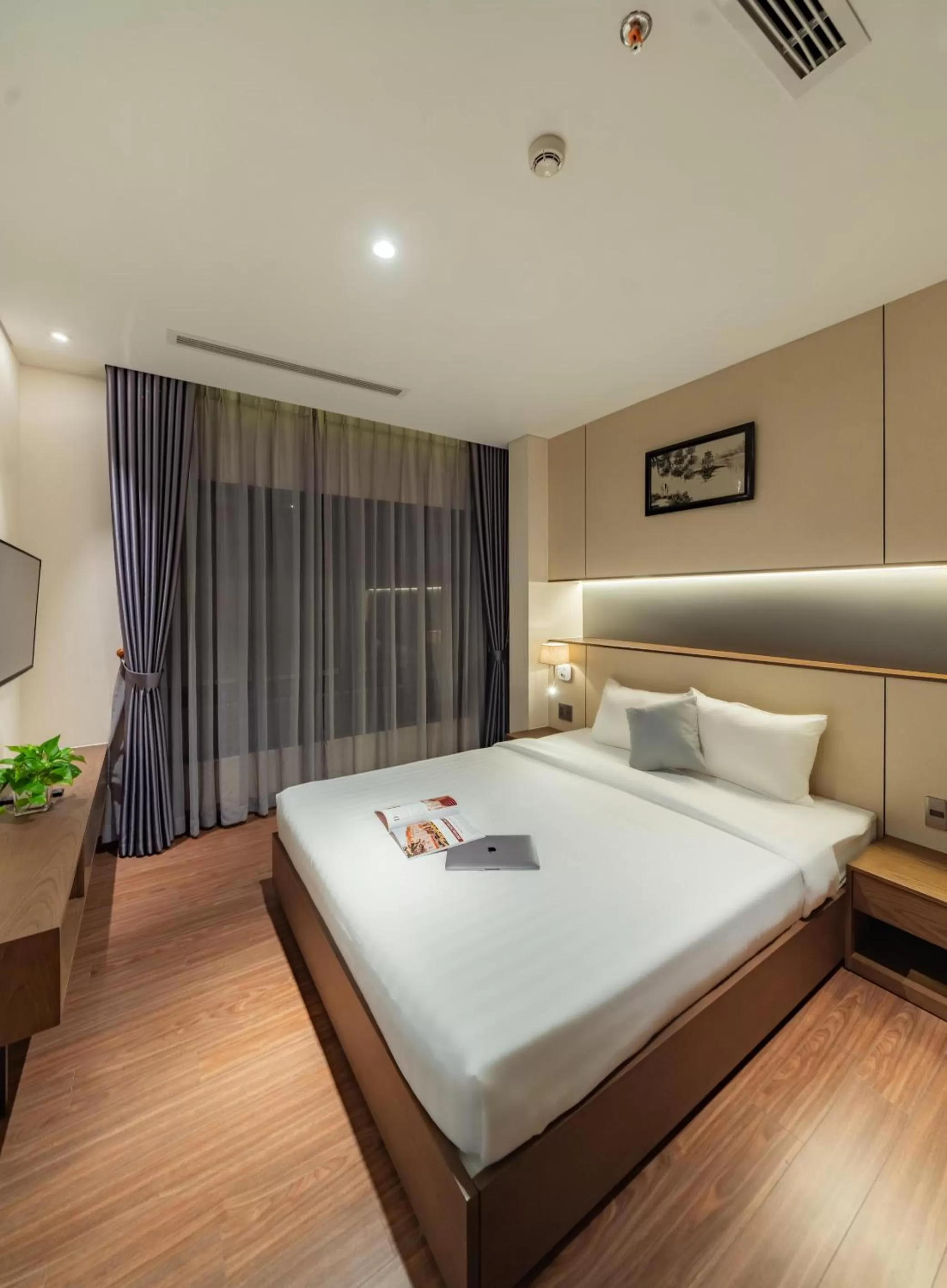 Bedroom, Bed in DHTS Business Hotel & Apartment