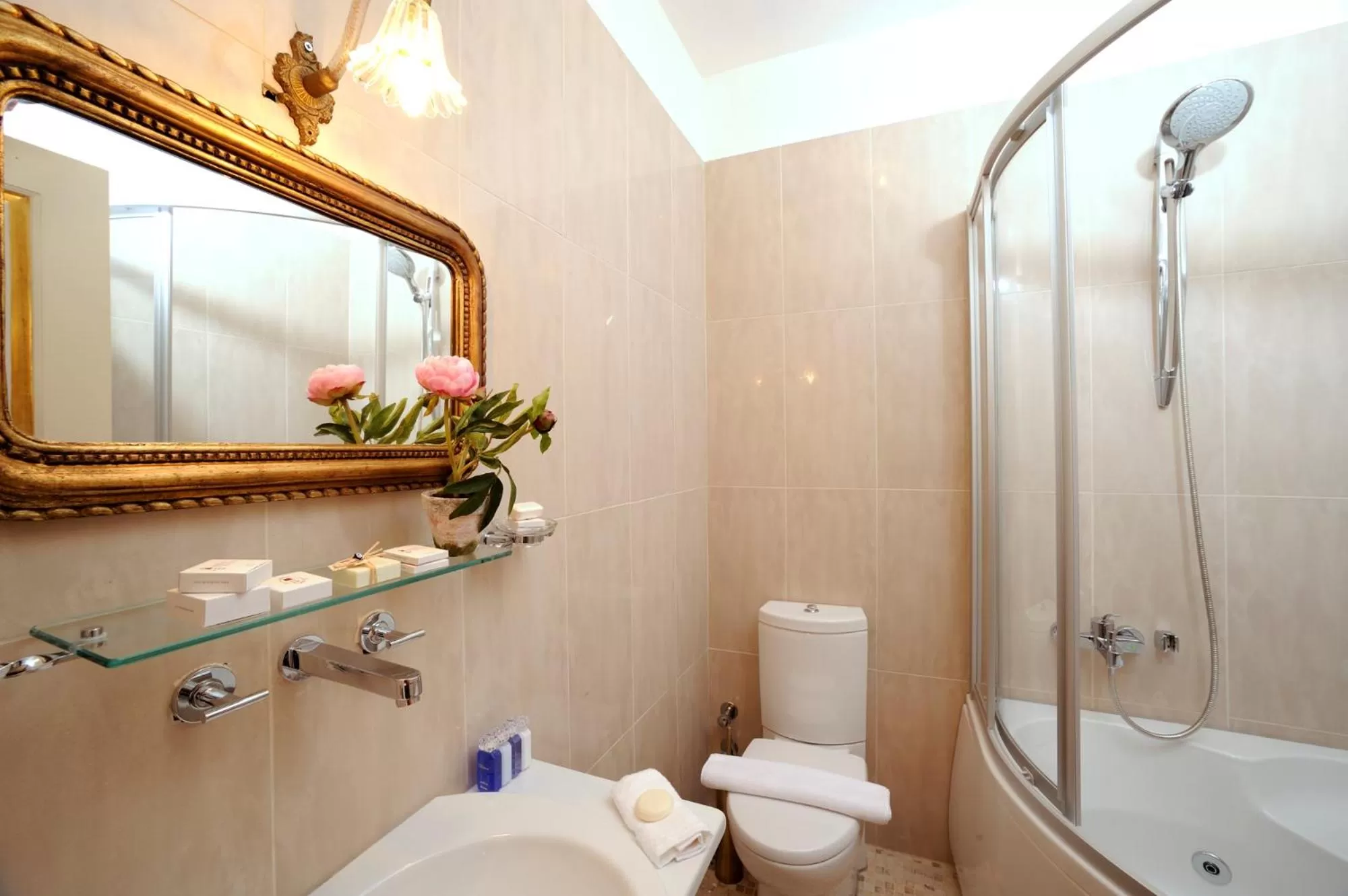 Bathroom in Erten Konak