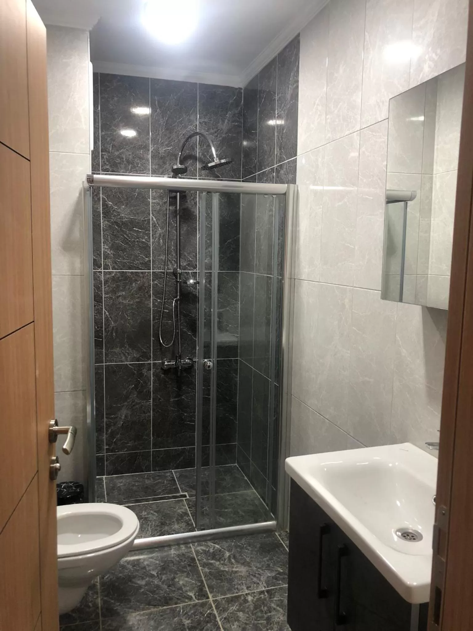 Bathroom in White House Apart