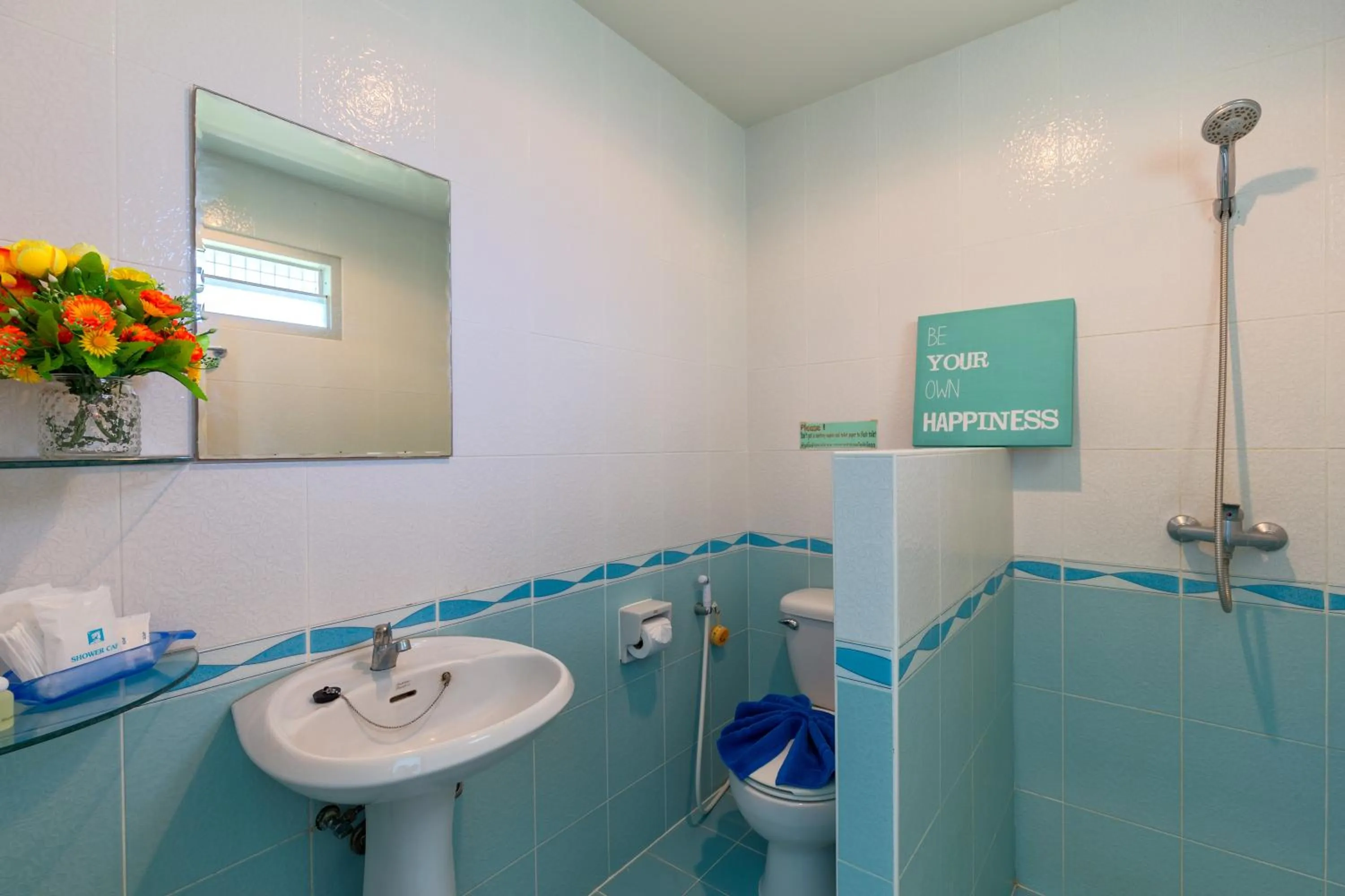 Shower in Baan Chaylay Resort Karon