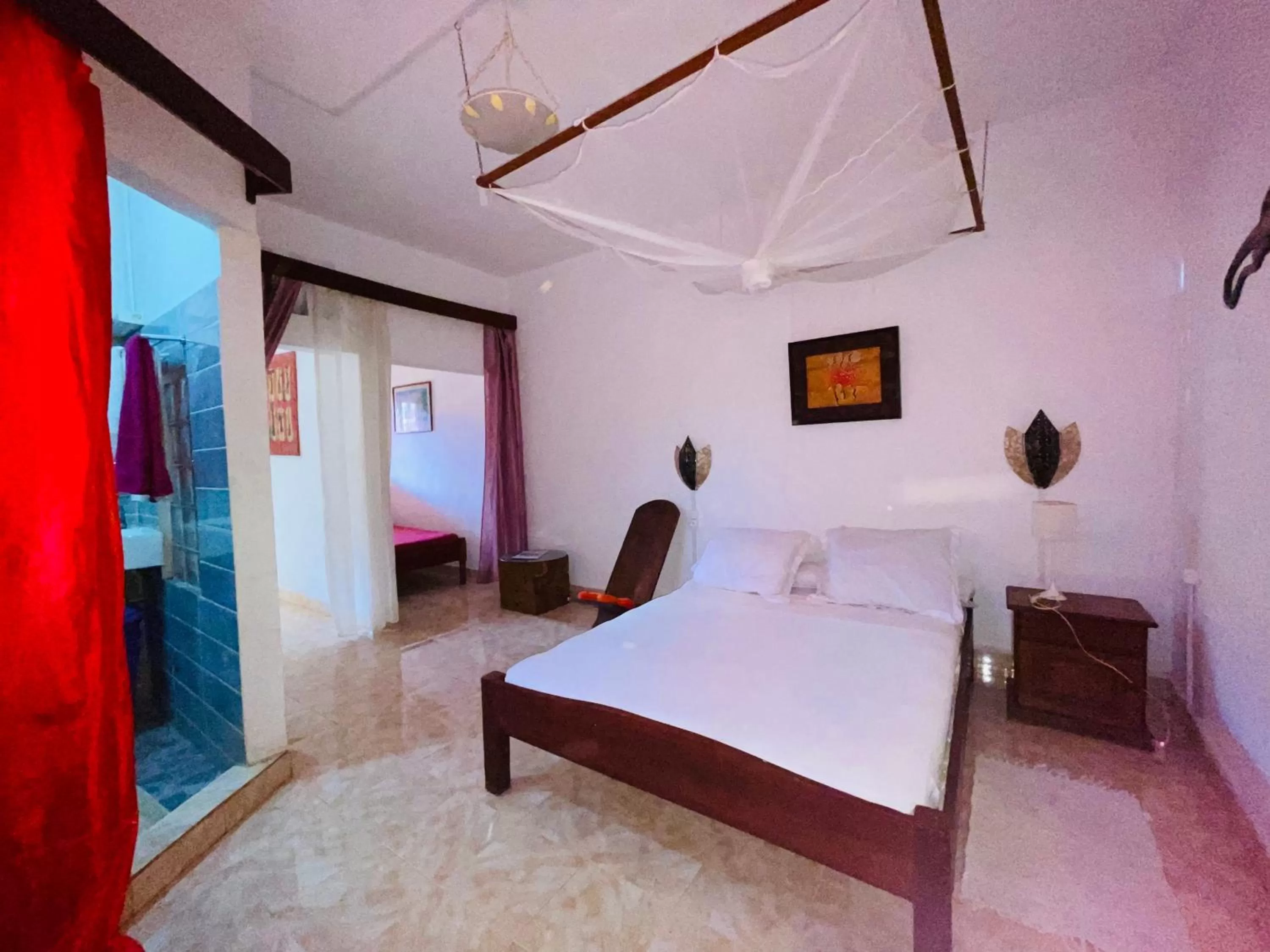 Bedroom, Bed in Régina Lodge Diégo Suarez Madagascar