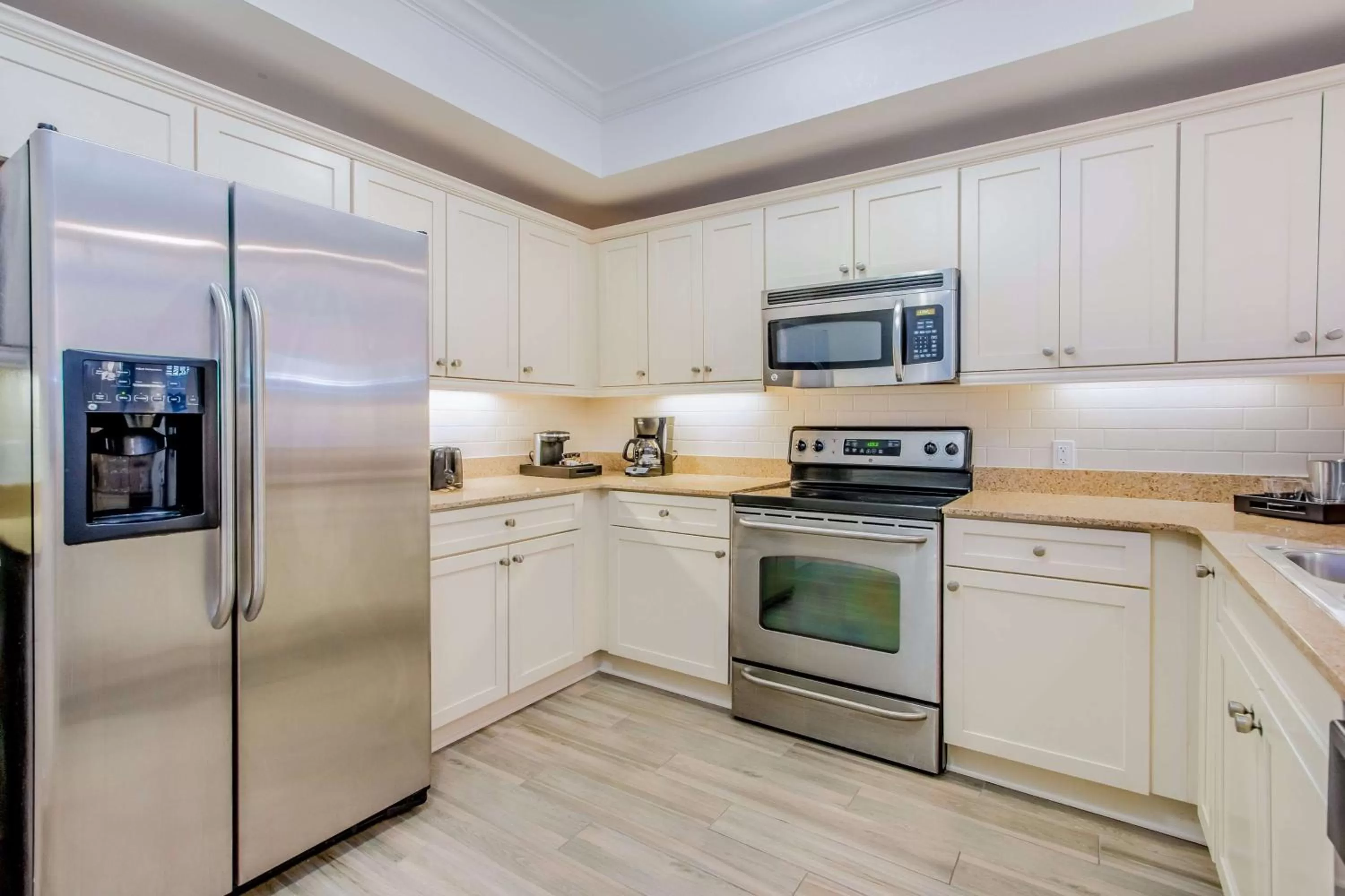 Kitchen or kitchenette in Hilton Pensacola Beach