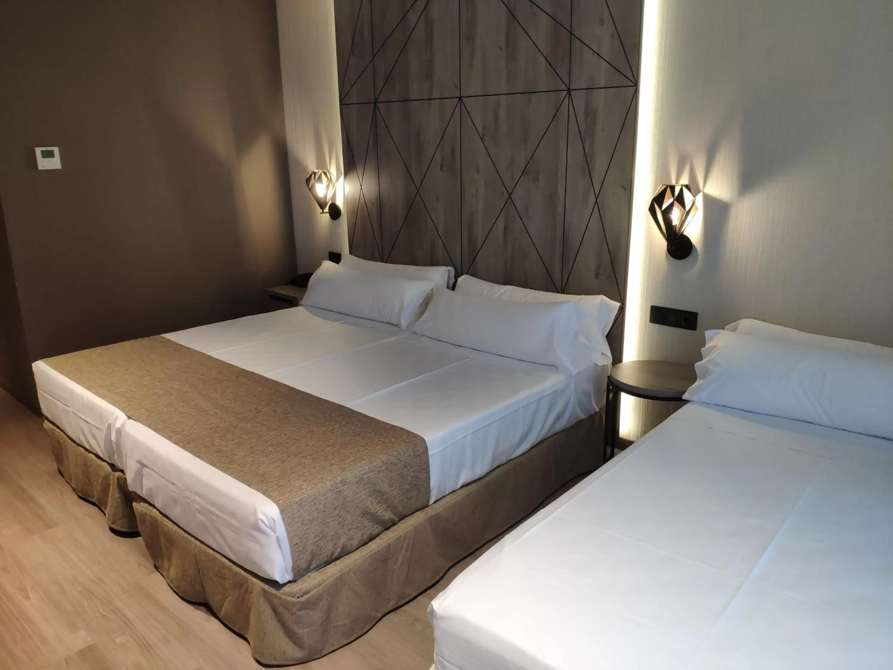 Superior Triple Room with City View in Hotel Bristol 4 Sup Superior Triple Room with City View in Hotel Bristol 4 Sup