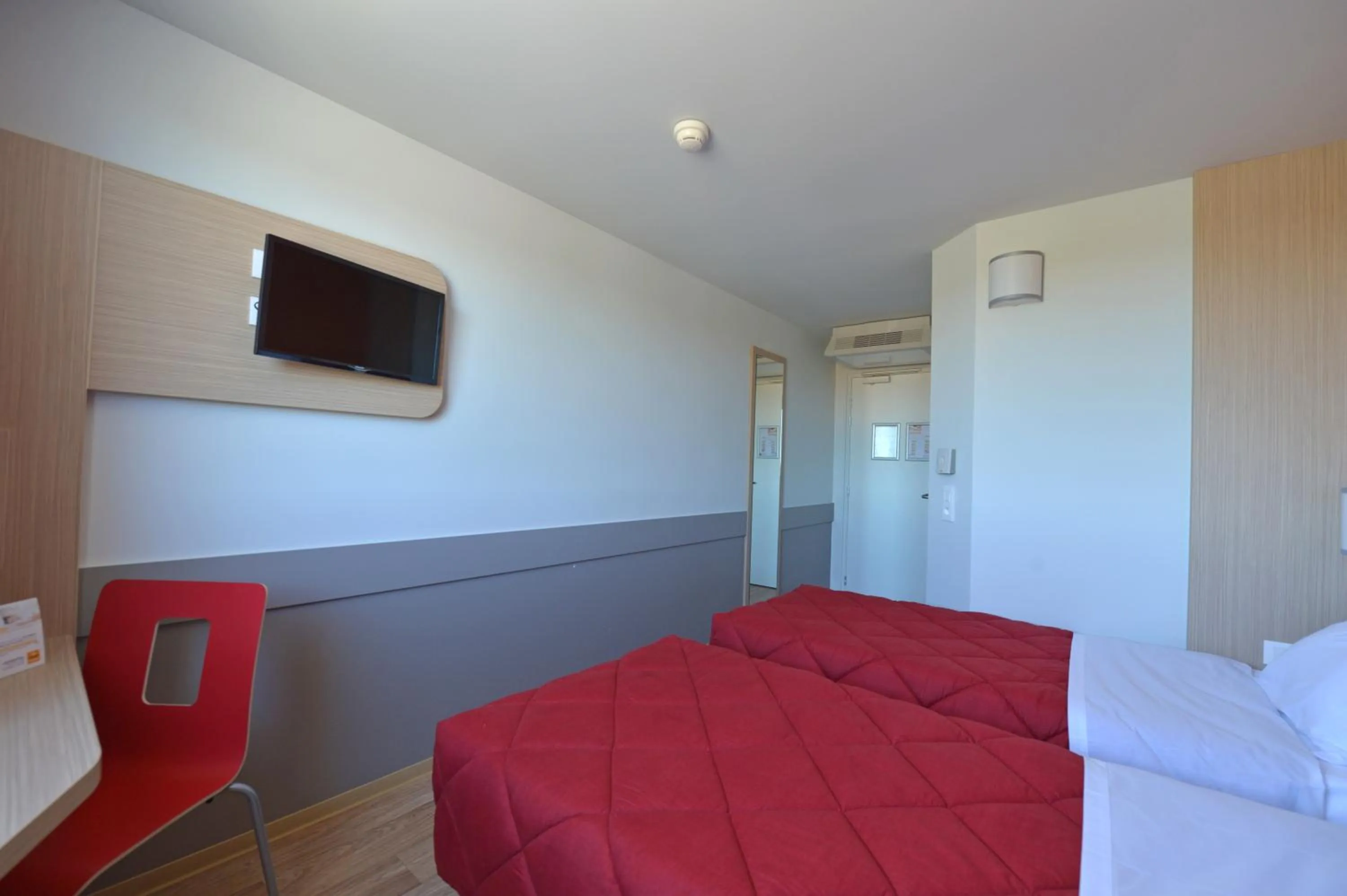 Bed in Premiere Classe Reims Nord - Bétheny