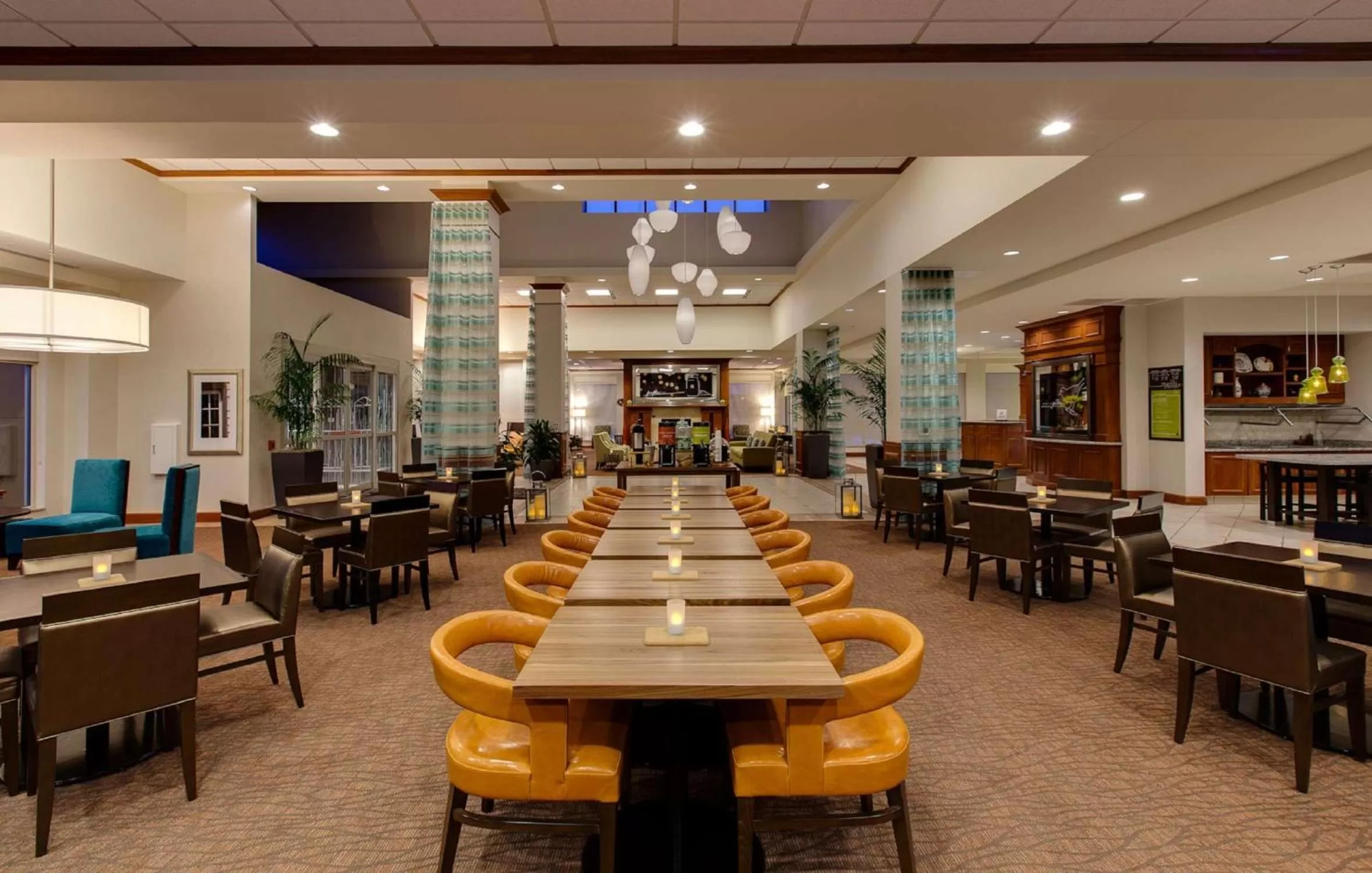 Restaurant/places to eat in Hilton Garden Inn Lake Forest Mettawa