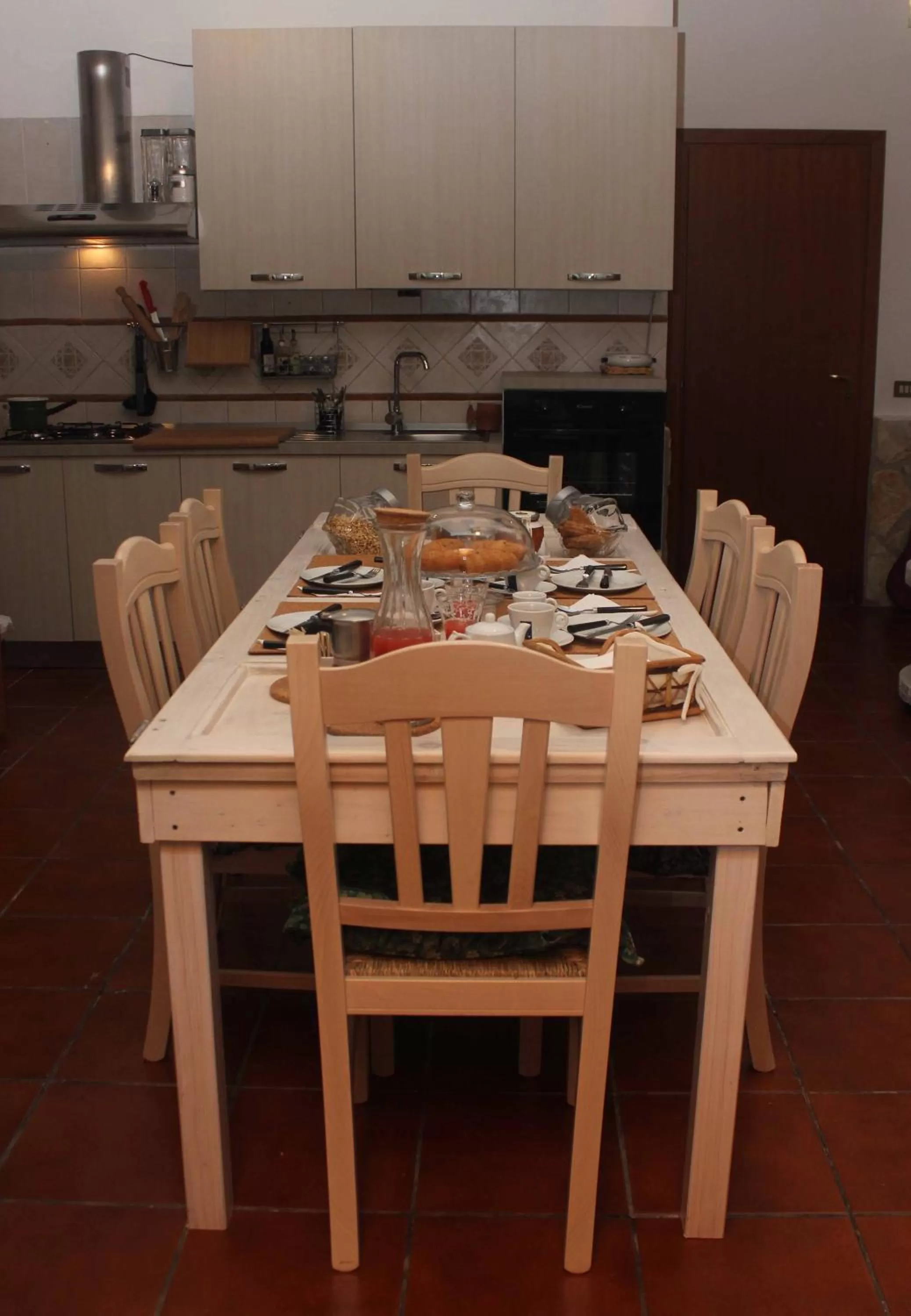 Communal lounge/ TV room in La Casetta