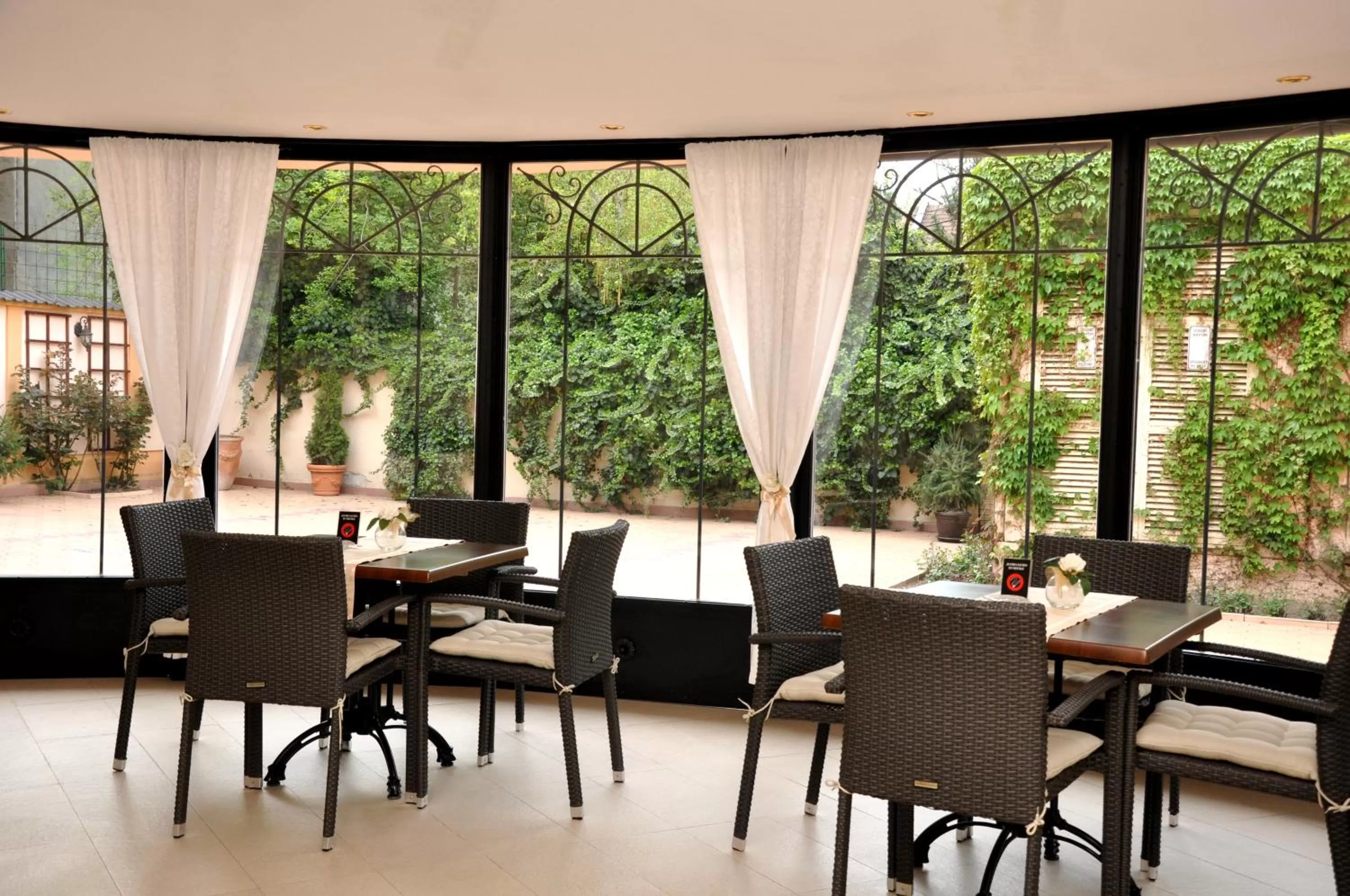 Lounge or bar, Restaurant/Places to Eat in Garni Hotel Andric