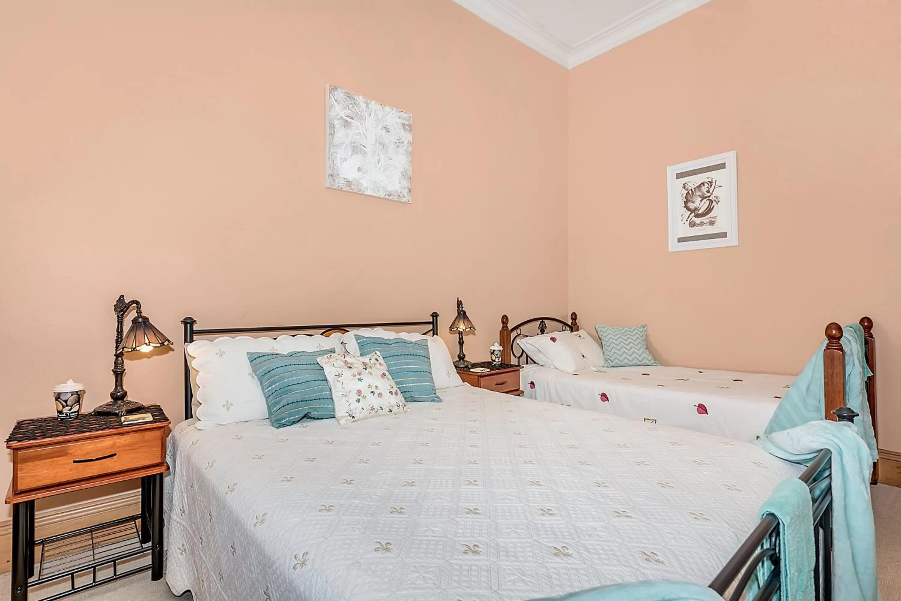 Bedroom, Bed in Stony Rise Cottage B&B