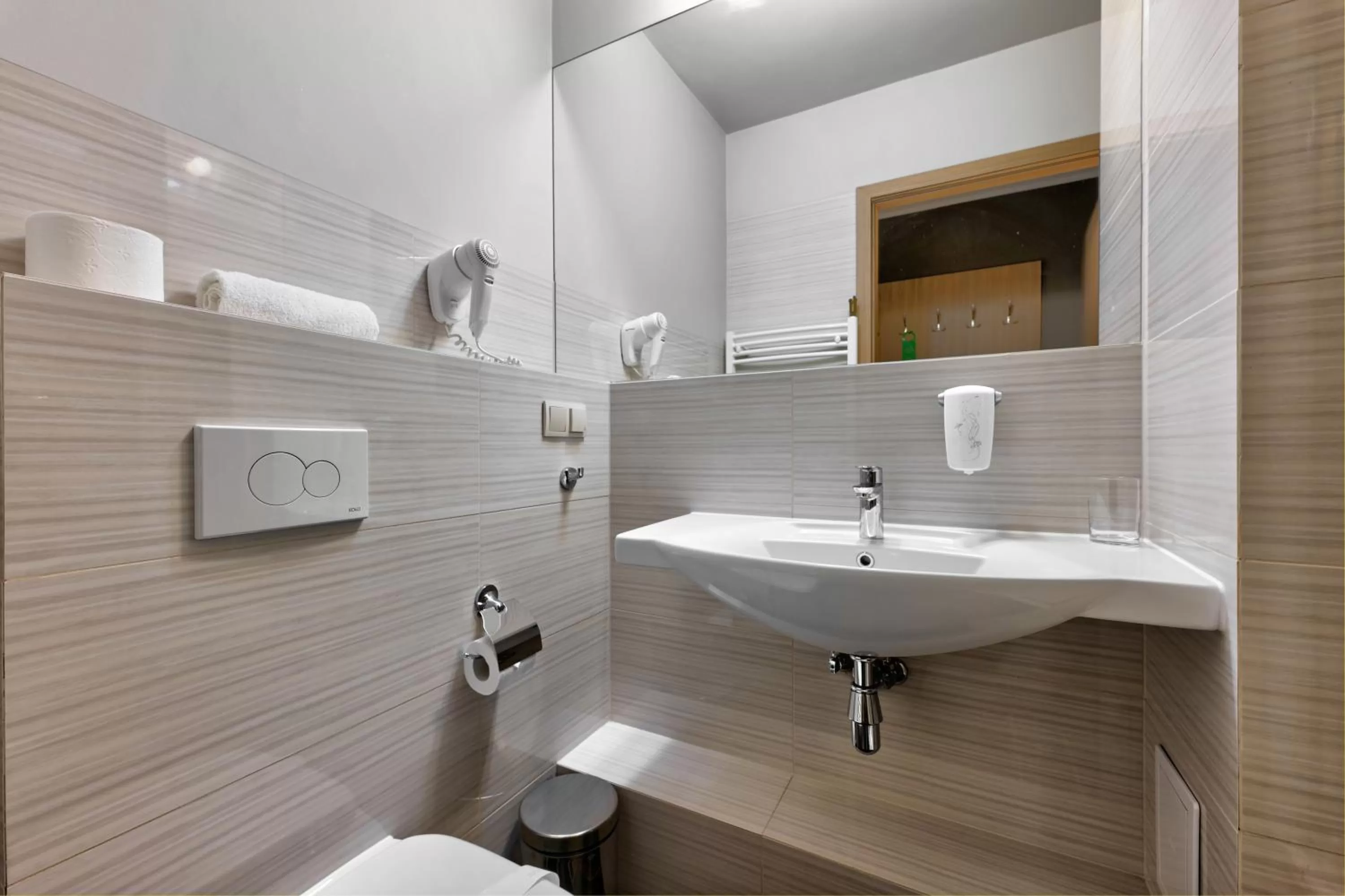 Shower in Hotel Leśny