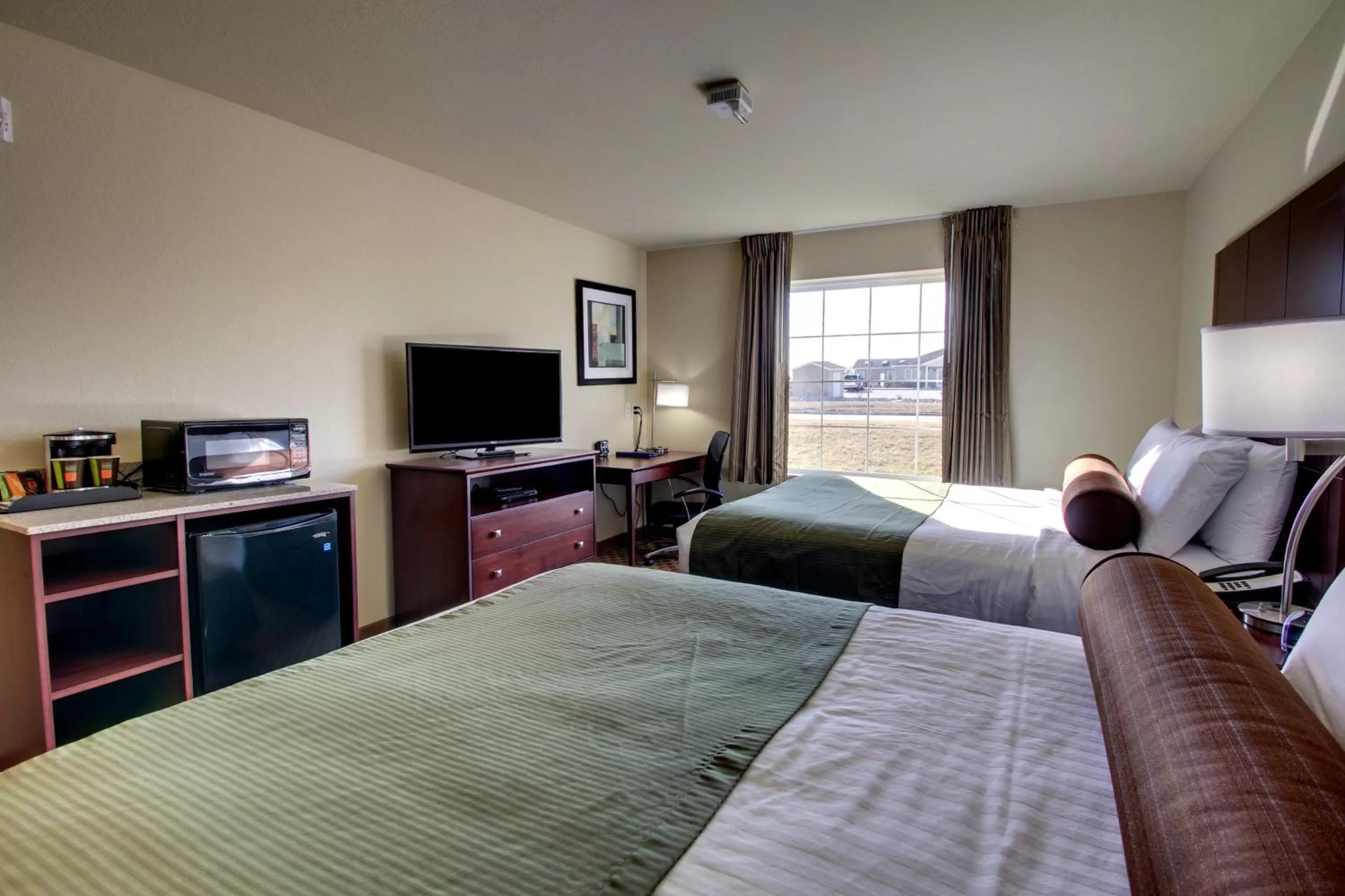 TV and multimedia, Bed in Cobblestone Hotel & Suites - Newton