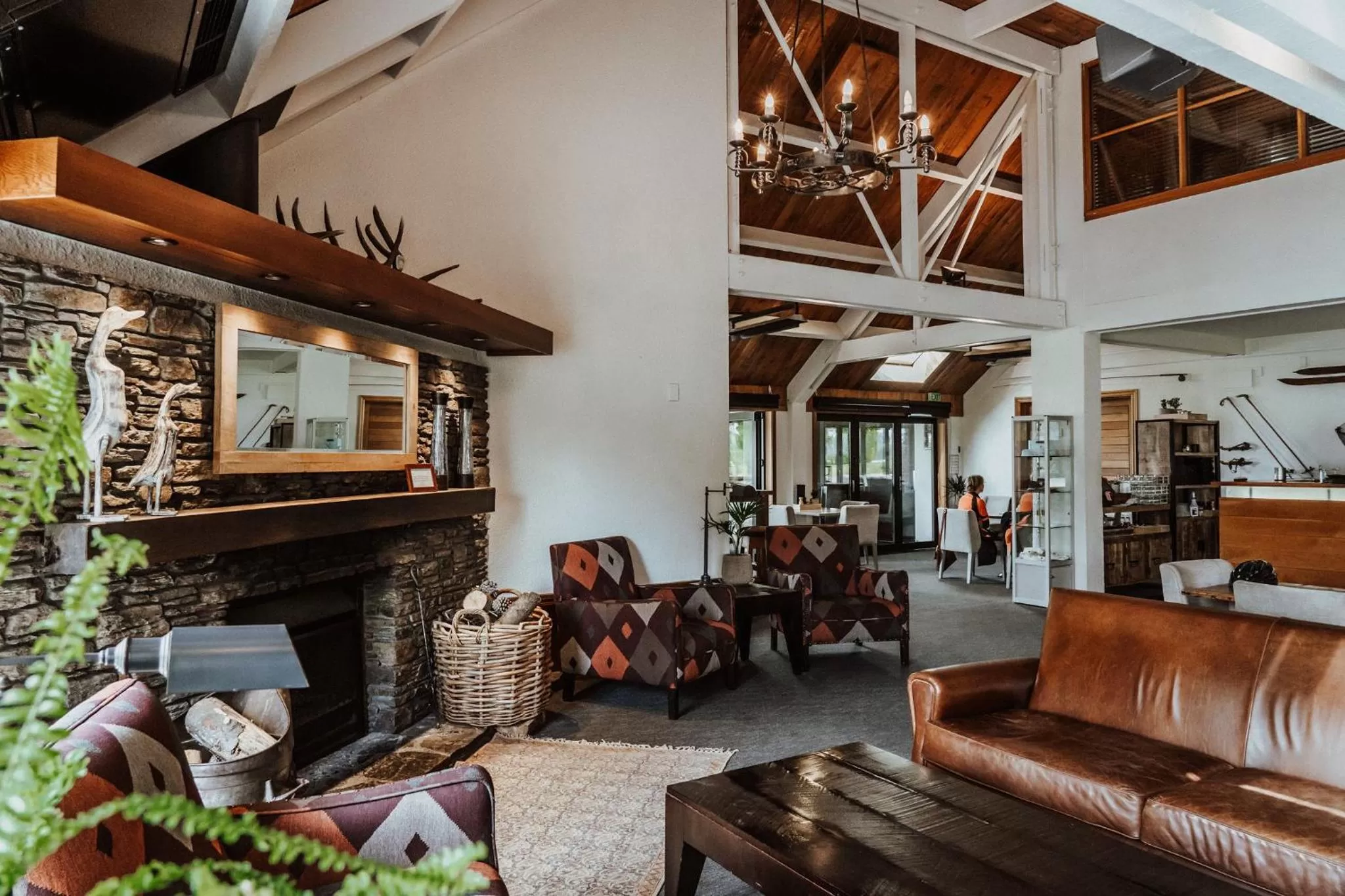 Restaurant/places to eat in Edgewater Hotel